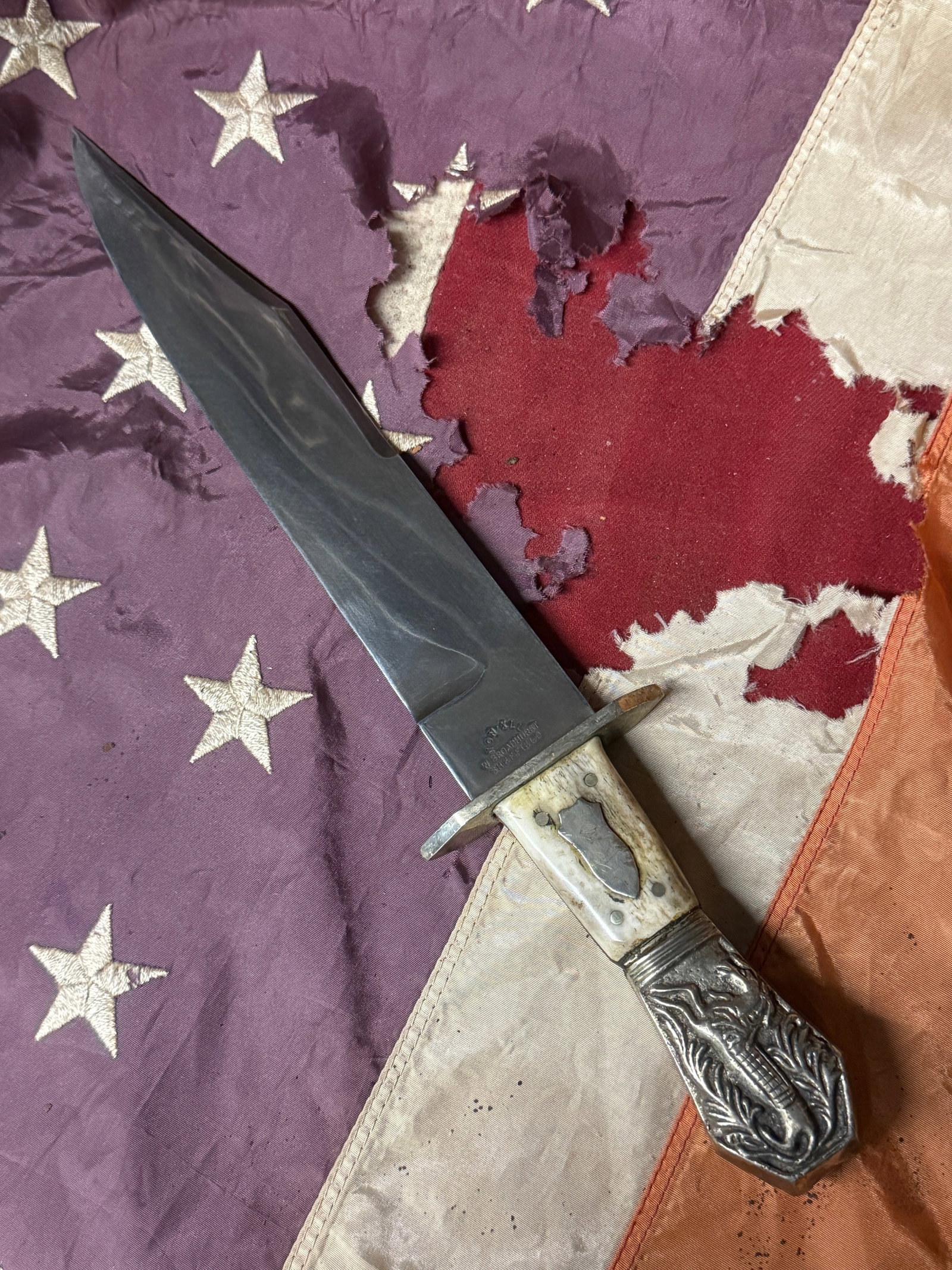 CIVIL WAR CONFEDERATE CSA BOWIE KNIFE BY W. BROADHURST SHEFFIELD: CIVIL WAR CONFEDERATE CSA BOWIE KNIFE BY W. BROADHURST SHEFFIELD. AN ULTRA RARE FIND THAT IS IN MINT OVERALL SHAPE AND CONDITION WITH A BEAUTIFUL OVERALL PATINA. HAS A GREAT LOOK TO IT WITH AN EXCELLE