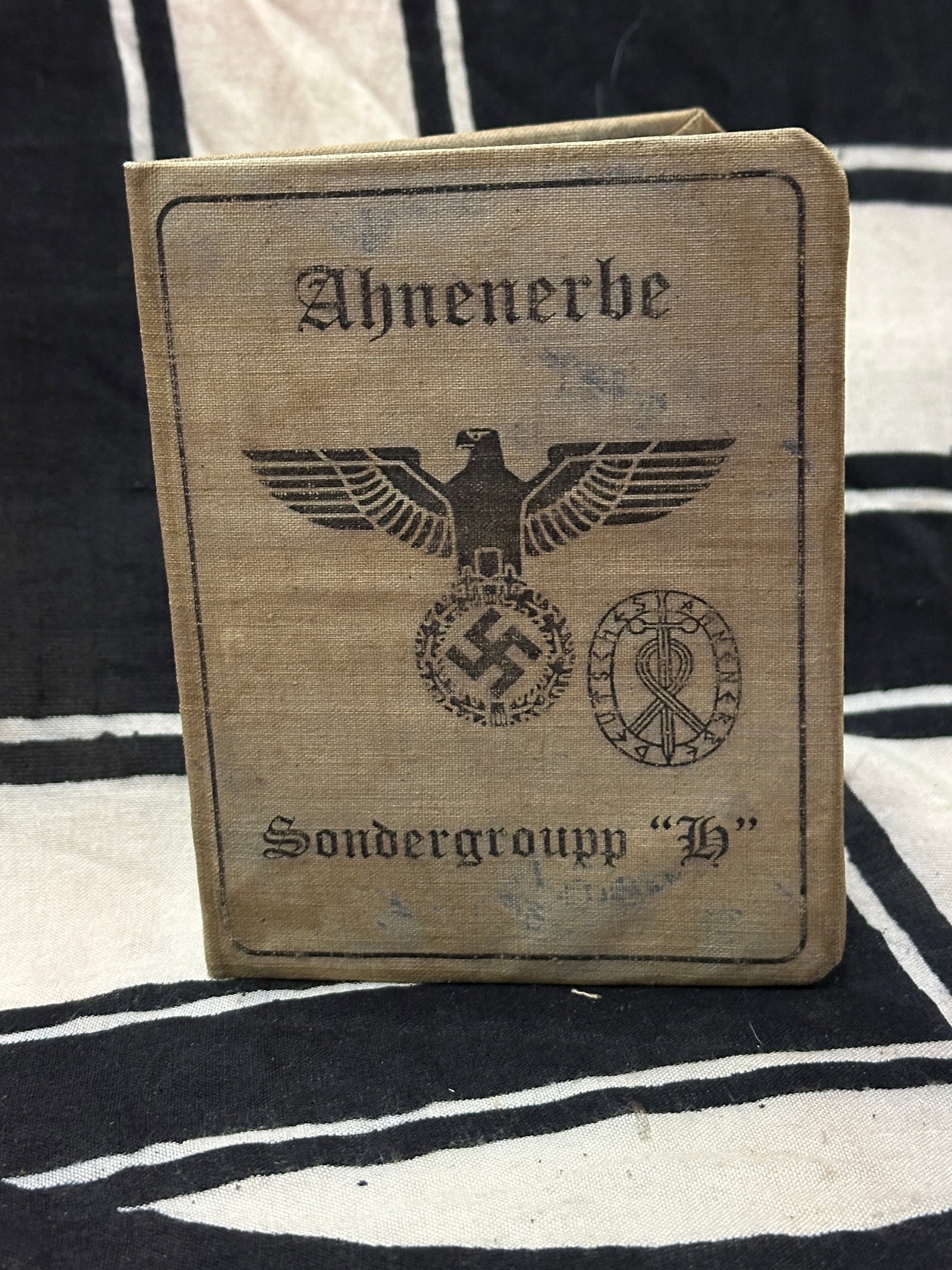 WW2 GERMAN 3RD REICH AHNENERBE AUSWEIS ID BOOKLET PASSPORT WITH INSPECTION STAMPS: WW2 GERMAN 3RD REICH AHNENERBE AUSWEIS ID BOOKLET PASSPORT WITH INSPECTION STAMPS. AN ULTRA RARE FIND THAT IS IN MINT OVERALL SHAPE AND CONDITION WITH A BEAUTIFUL OVERALL PATINA. SHOWS GOOD WEAR AND U