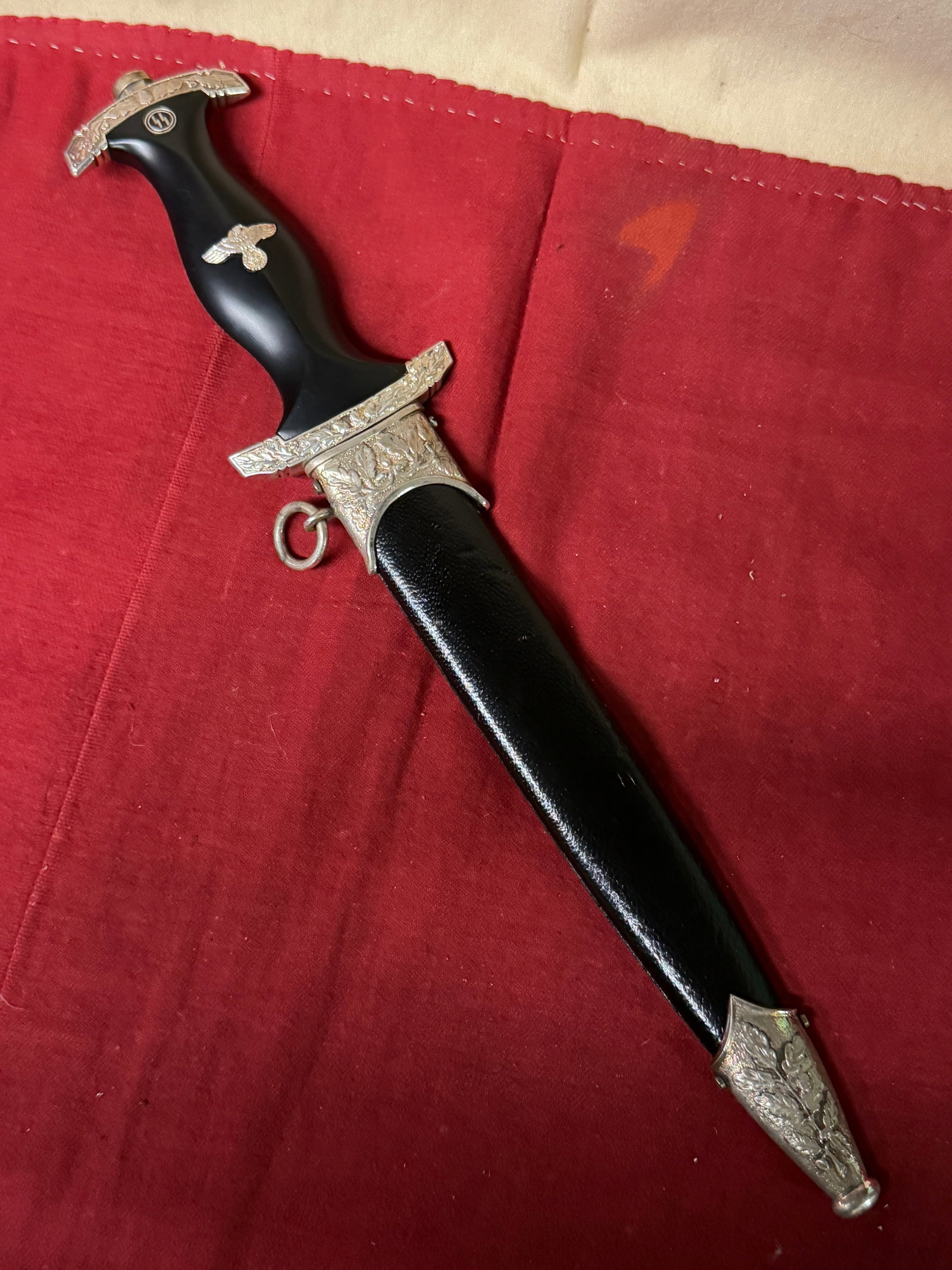 WW2 GERMAN ENGRAVED H. HIMMLER SS HONOR DAGGER BY CARL EICKHORN SOLINGEN: WW2 GERMAN ENGRAVED H. HIMMLER SS HONOR DAGGER BY CARL EICKHORN SOLINGEN. ENGRAVED ON THE BLADE IS "MEINE EHRE HEIBT TREUE" AS WELL AS H.HIMMLER. ALSO MAKER MARKED CARL EICKHORN SOLINGE. SHOWS GOOD WE