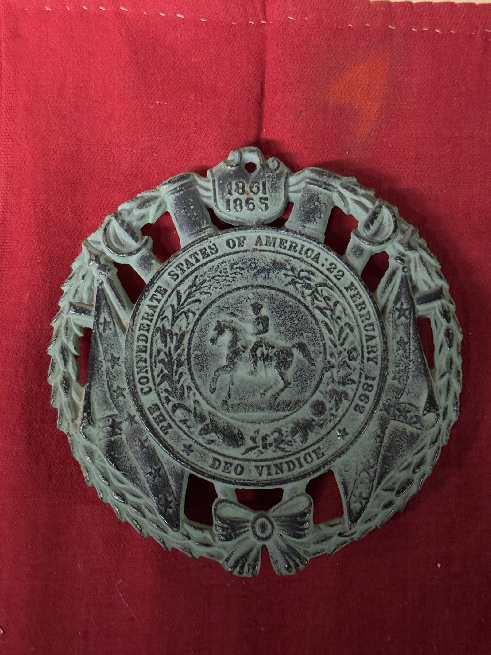 POST CIVIL WAR CSA DEO VINDICE 1861-1865 PLAQUE: POST CIVIL WAR CSA DEO VINDICE 1861-1865 PLAQUE