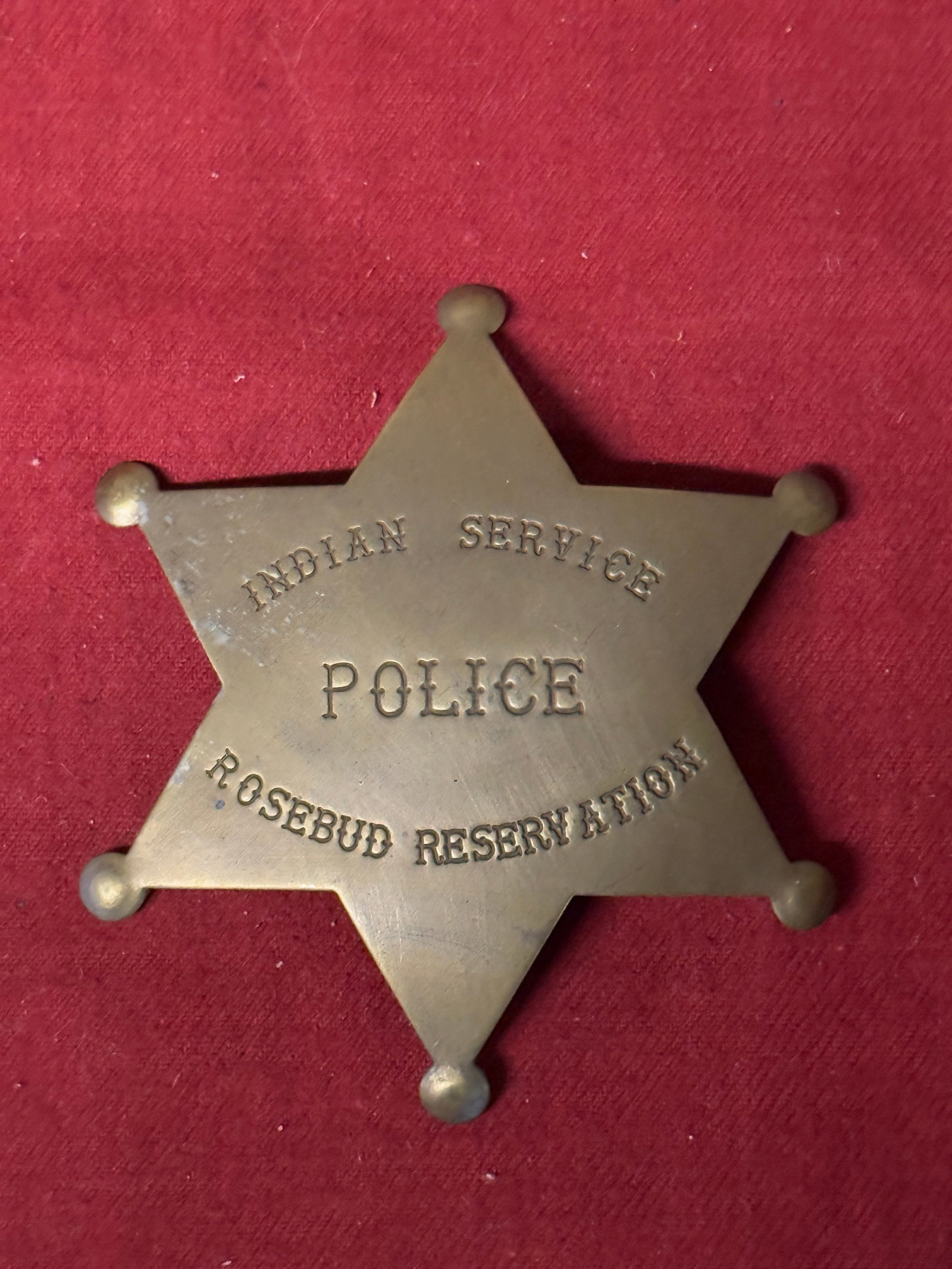 ANTIQUE 1800'S INDIAN SERVICE ROSEBUD RESERVATION POLICE BADGE: ANTIQUE 1800'S INDIAN SERVICE ROSEBUD RESERVATION POLICE BADGE. A RARE EXAMPLE THAT IS IN MINT OVERALL SHAPE AND CONDITION WITH A BEAUTIFUL OVERALL PATINA. HAS A GREAT LOOK TO IT WITH AN EXCELLENT OVE