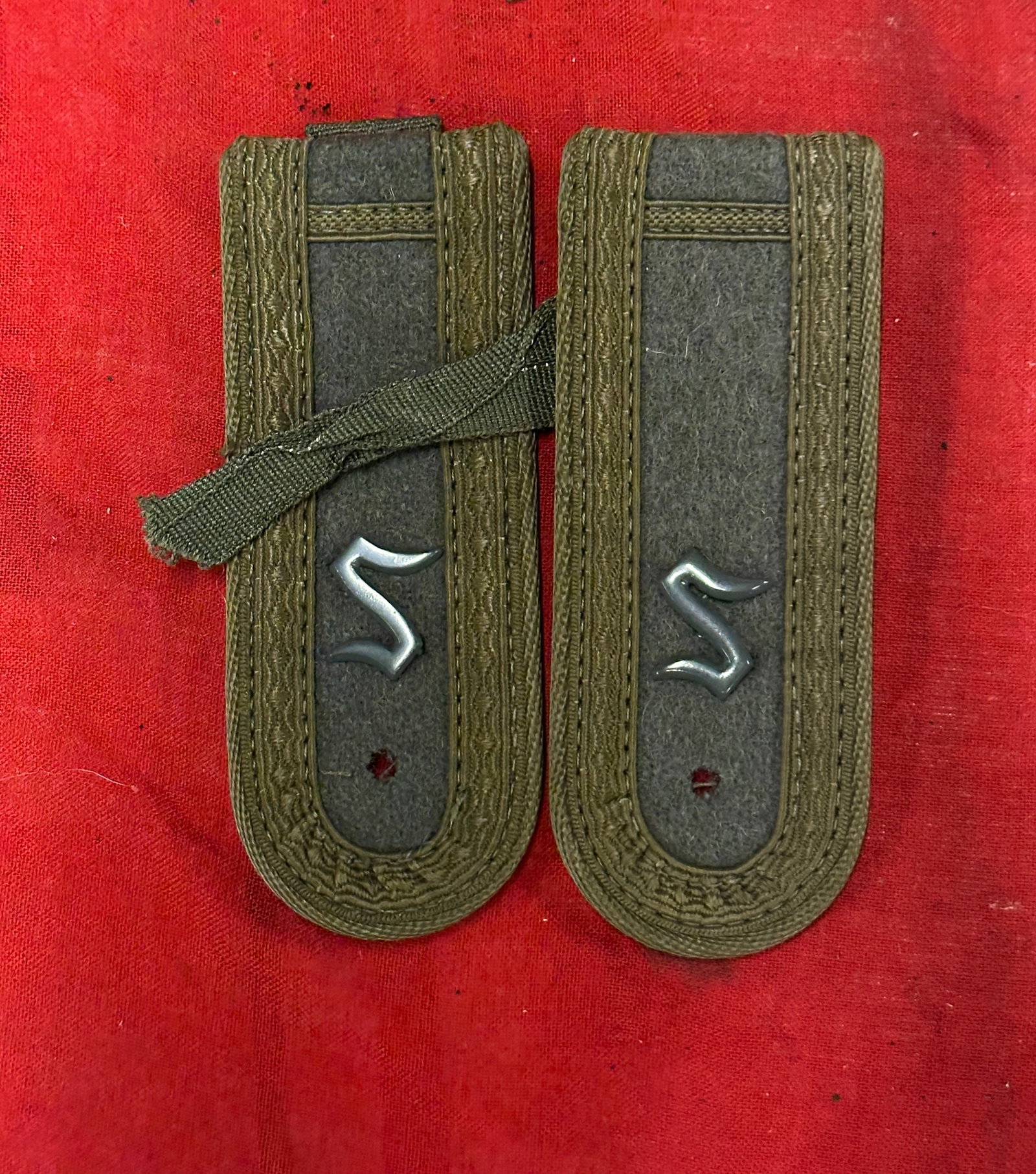 WW2 GERMAN ERA FIELD SERVICE OFFICER SHOULDER BOARDS STRAPS: WW2 GERMAN ERA FIELD SERVICE OFFICER SHOULDER BOARDS STRAPS
