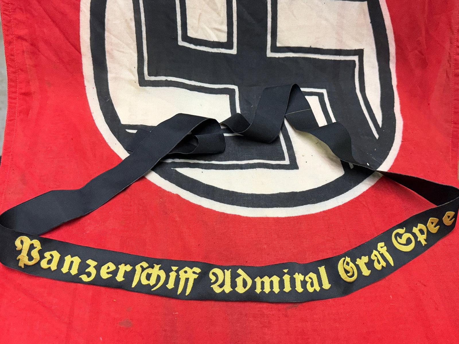 SCARCE WW2 GERMAN PANZER DIVISION CAP TALLY: SCARCE WW2 GERMAN PANZER DIVISION CAP TALLY. A RARE FIND. SHOWS GOOD WEAR AND USE WITH A BEAUTIFUL OVERALL PATINA. PLEASE VIEW ALL DETAILED PICTURES. A SCRACE EXAMPLE.