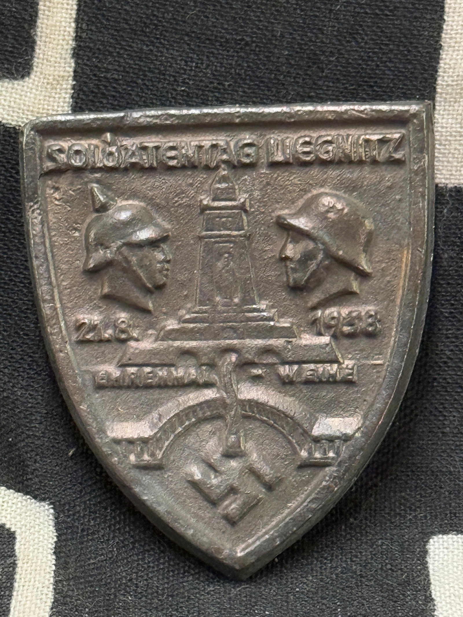 RARE WW2 GERMAN BADGE: RARE WW2 GERMAN BADGE