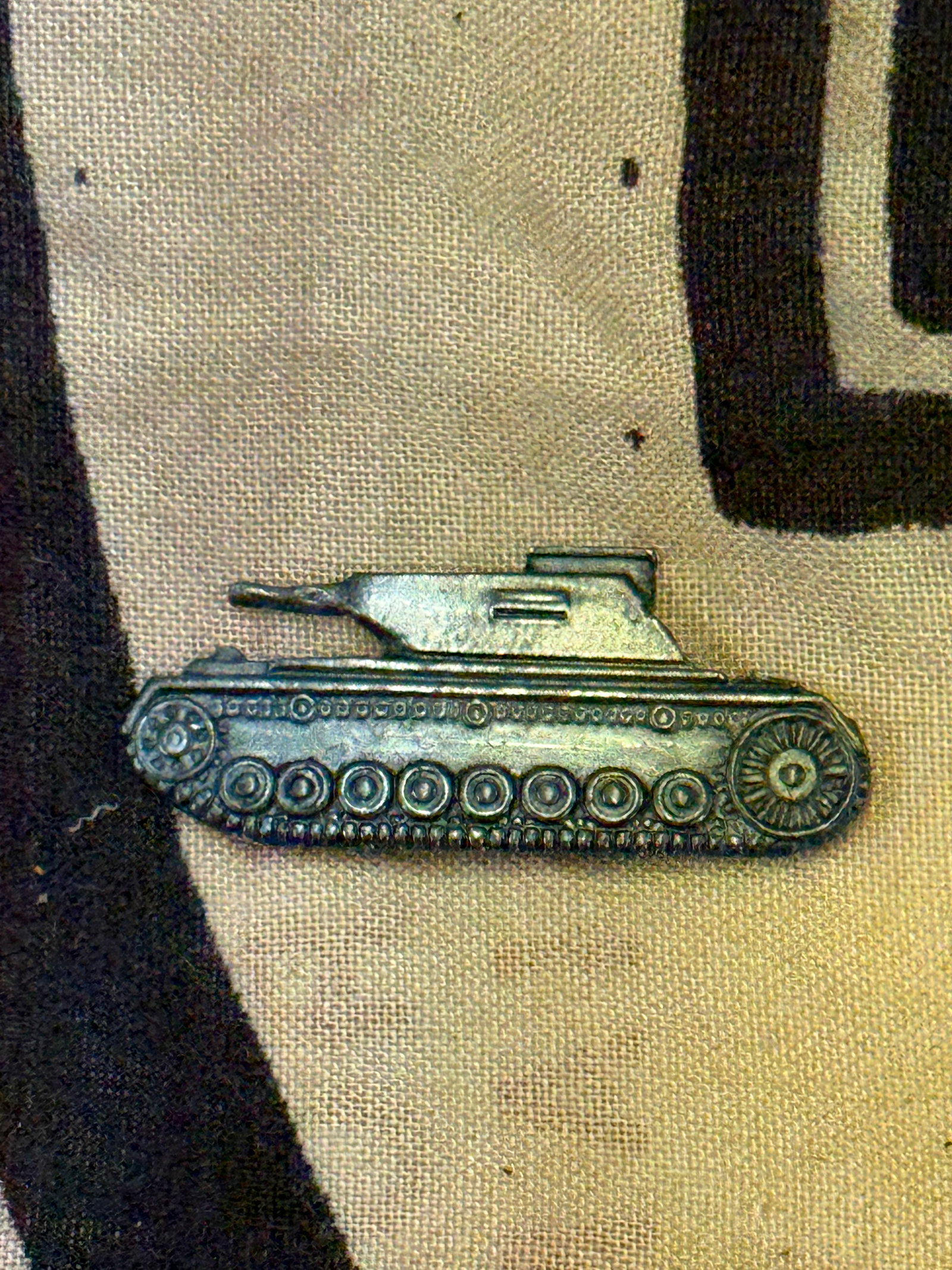 WW2 GERMAN PANZER TANK DESTRUCTION TUNIC BADGE SHIELD PIN: WW2 GERMAN PANZER TANK DESTRUCTION TUNIC BADGE SHIELD PIN. A RARE EXAMPLE THAT IS INMINT OVERALL SHAPE AND CONDITION WITH A BEAUTIFUL OVERALL PATINA. PLEASE VIEW ALL DETAILED PICTURES.