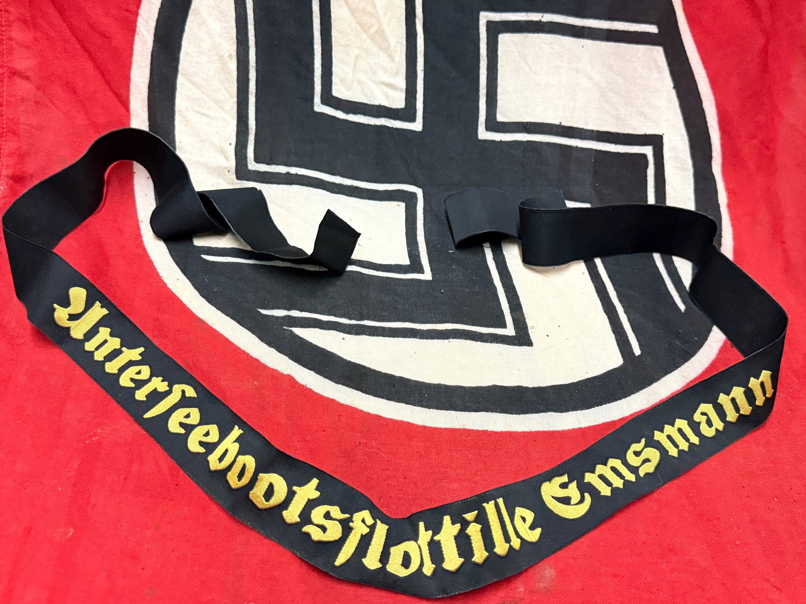 RARE WW2 GERMAN CAP TALLY - VET BRING BACK: RARE WW2 GERMAN CAP TALLY - VET BRING BACK. A SCARCE FIND. SHOWS GOOD WEAR AND USE WITH A BEAUTIFUL OVERALL PATINA. PLEASE VIEW ALL DETAILED PICTURES. A RARE EXAMPLE.