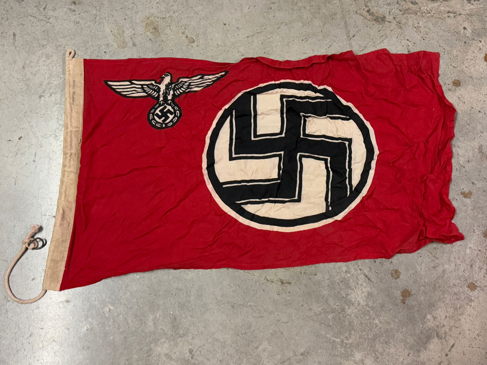 RARE WW2 GERMAN NSDAP STATE SERVICE FLAG 35X90 MAKER MARKED: RARE WW2 GERMAN NSDAP STATE SERVICE FLAG 35X90 MAKER MARKED. A VERY RARE EXAMPLE. SHOWS GOOD WEAR AND USE WITH A BEAUTIFUL OVERALL PATINA. PLEASE VIEW ALL DETAILED PICTURES.