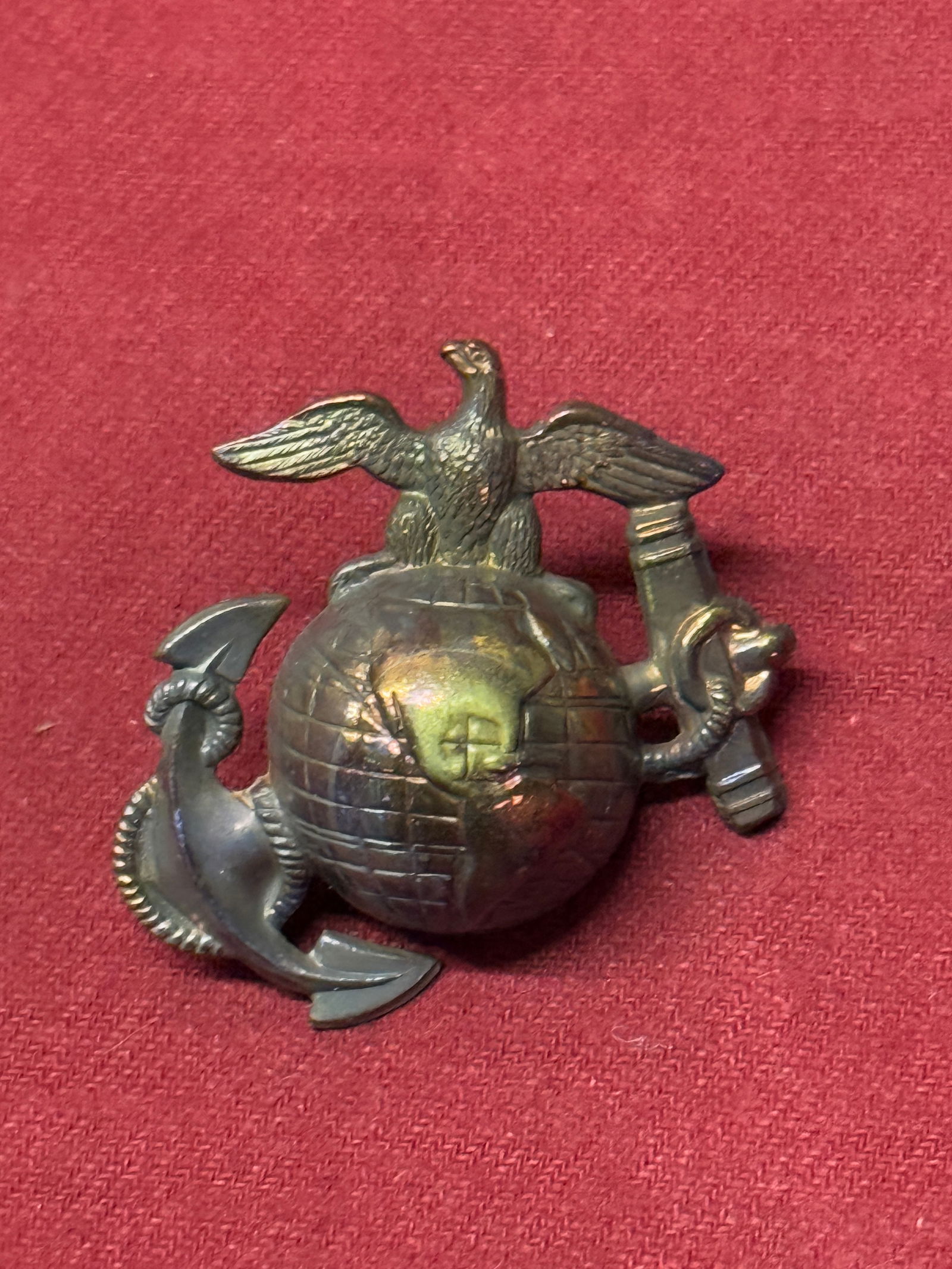 INDIAN WARS M1892 USMC NAVY EGA SLOUCH HEADGEAR EAGLE WITH ANCHOR BADGE INSIGNIA: INDIAN WARS M1892 USMC NAVY EGA SLOUCH HEADGEAR EAGLE WITH ANCHOR BADGE INSIGNIA. AN ULTRAR ARE FIND THAT IN MINT OVERALL SHAPE AND CONDITION WITH A BEAUTIFUL OVERALL PATINA. HAS A GREAT LOOK TO IT WI