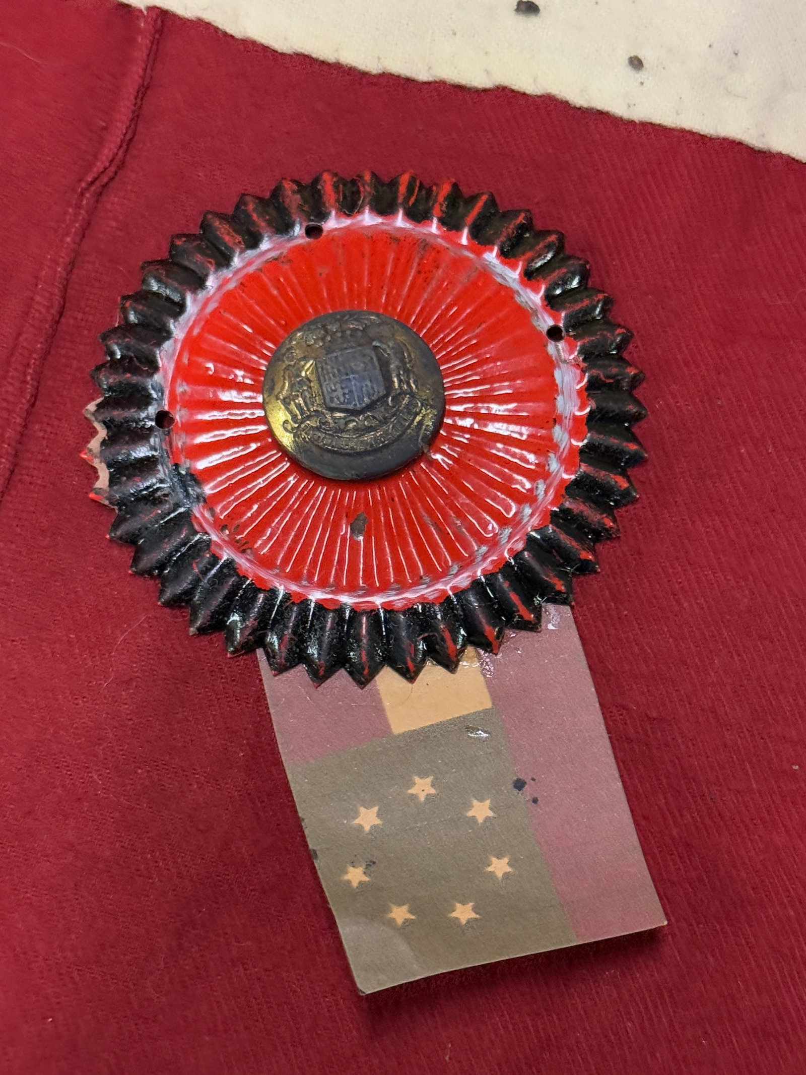 CIVIL WAR CONFEDERATE CSA MARYLAND SHAKO HEADGEAR BADGE INSIGNIA: CIVIL WAR CONFEDERATE CSA MARYLAND SHAKO HEADGEAR BADGE INSIGNIA. A VERY RARE FIND THAT IS IN MINT OVERALL SHAPE AND CONDITION WITH A BEAUTIFUL OVERALL PATINA. SHOWS GOOD WEAR AND USE. PLEASE VIEW ALL