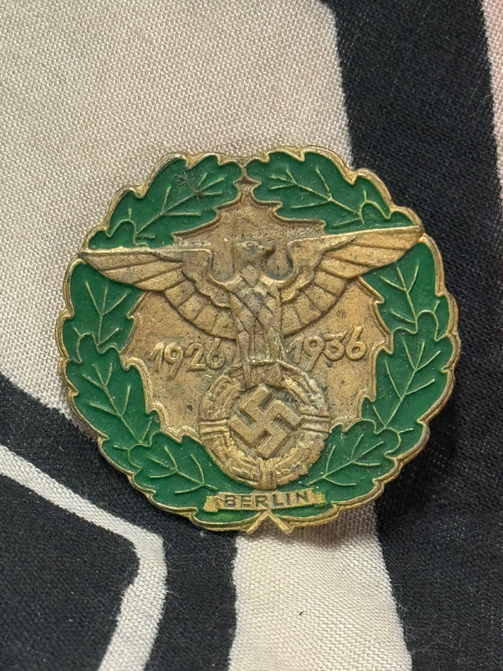 WW2 German Badge Gau-Traditionsabzeichen Berlin 1936 (Gold): WW2 German Badge Gau-Traditionsabzeichen Berlin 1936 (Gold). The National Socialist German Workers' Party, commonly referred to in English as the Nazi Party, was a far-right political party in Germany
