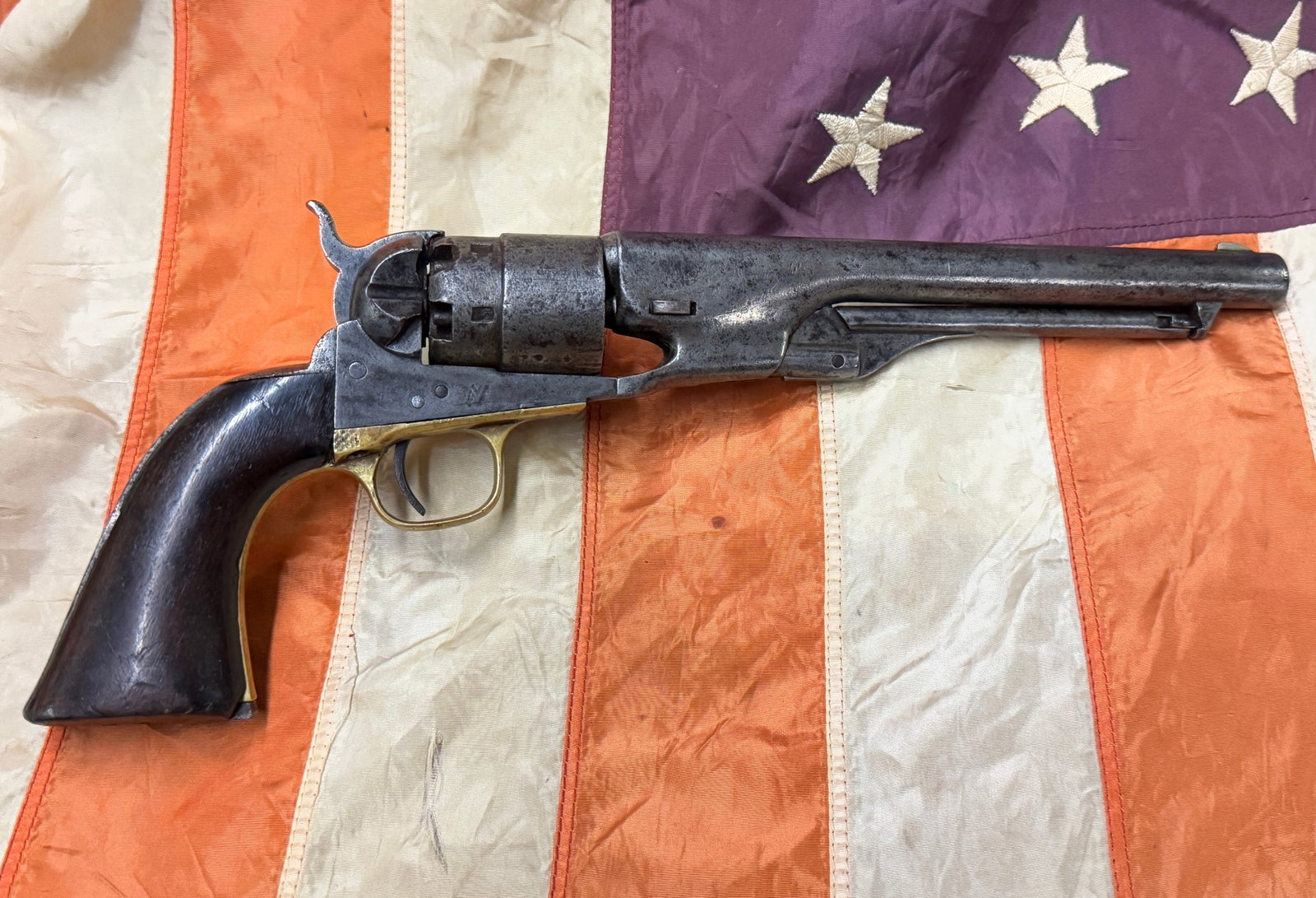 M1860 CIVIL WAR COLT ARMY .44 CALIBER REVOLVER: M1860 CIVIL WAR COLT ARMY .44 CALIBER REVOLVER. AN ULTRA RARE FIND THAT IS IN MINT OVERALL SHAPE AND CONDITION WITH A BEAUTIFUL OVERALL PATINA. HAS A GREAT LOOK TO IT WITH AN EXCELLENT OVERALL EYE APP