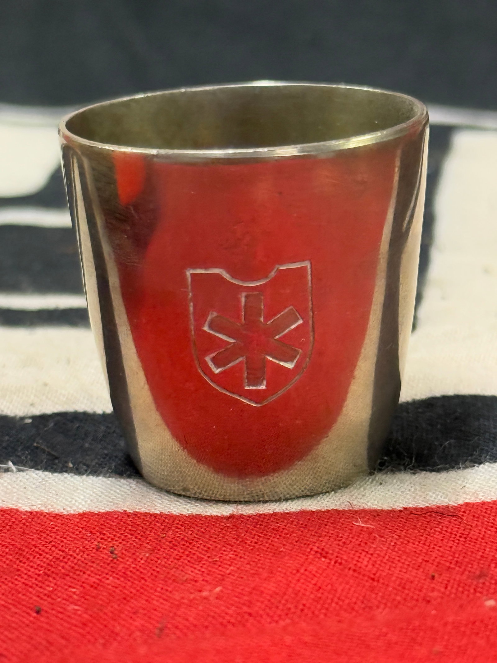 WW2 GERMAN SILVER SHOT GLASS OF NORD 6TH SS-GEBRINGS DIVISION - MAKER MARKED: WW2 GERMAN SILVER SHOT GLASS OF NORD 6TH SS-GEBRINGS DIVISION - MAKER MARKED. AN ULTRA RARE FIND THAT IS IN MINT OVERALL SHAPE AND CONDITION WITH A BEAUTIFUL OVERALL PATINA. SHOWS GOOD WEAR AND USE. P