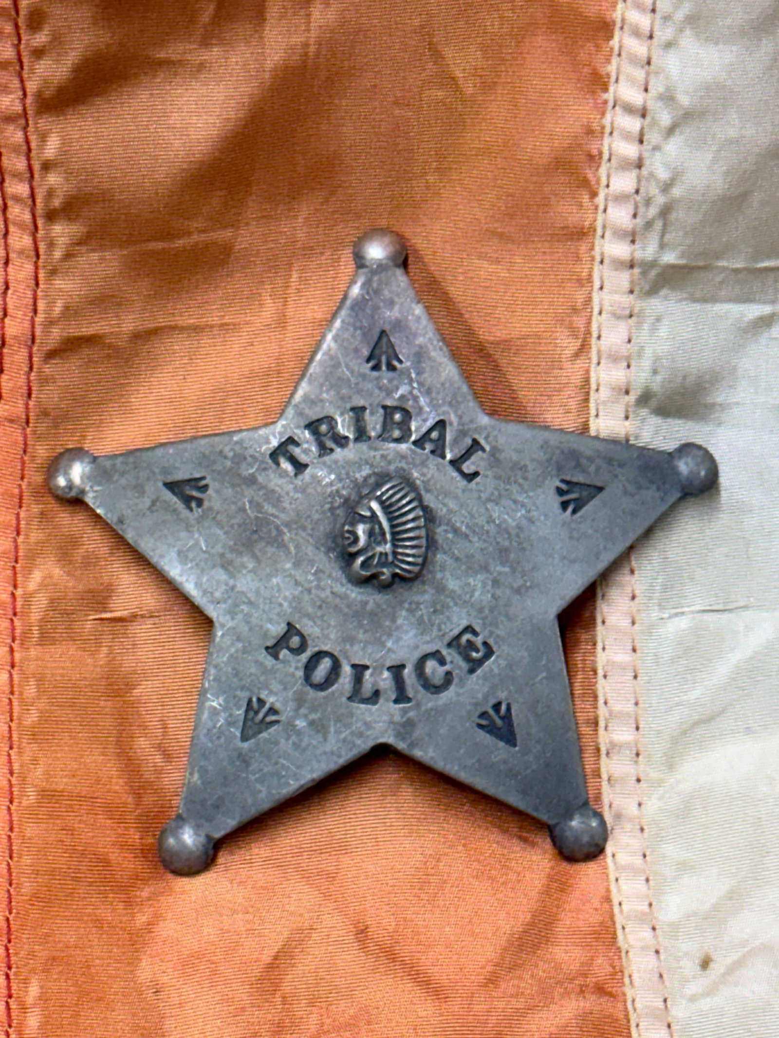 ANTIQUE 1800'S INDIAN TRIBAL POLICE BADGE: ANTIQUE 1800'S INDIAN TRIBAL POLICE BADGE. A RARE FIND. SHOWS GOOD WEAR AND USE WITH A BEAUTIFUL OVERALL PATINA. HAS A GREAT LOOK TO IT WITH AN EXCELLENT OVERALL EYE APPEAL. PLEASE VIEW ALL DETAILED P