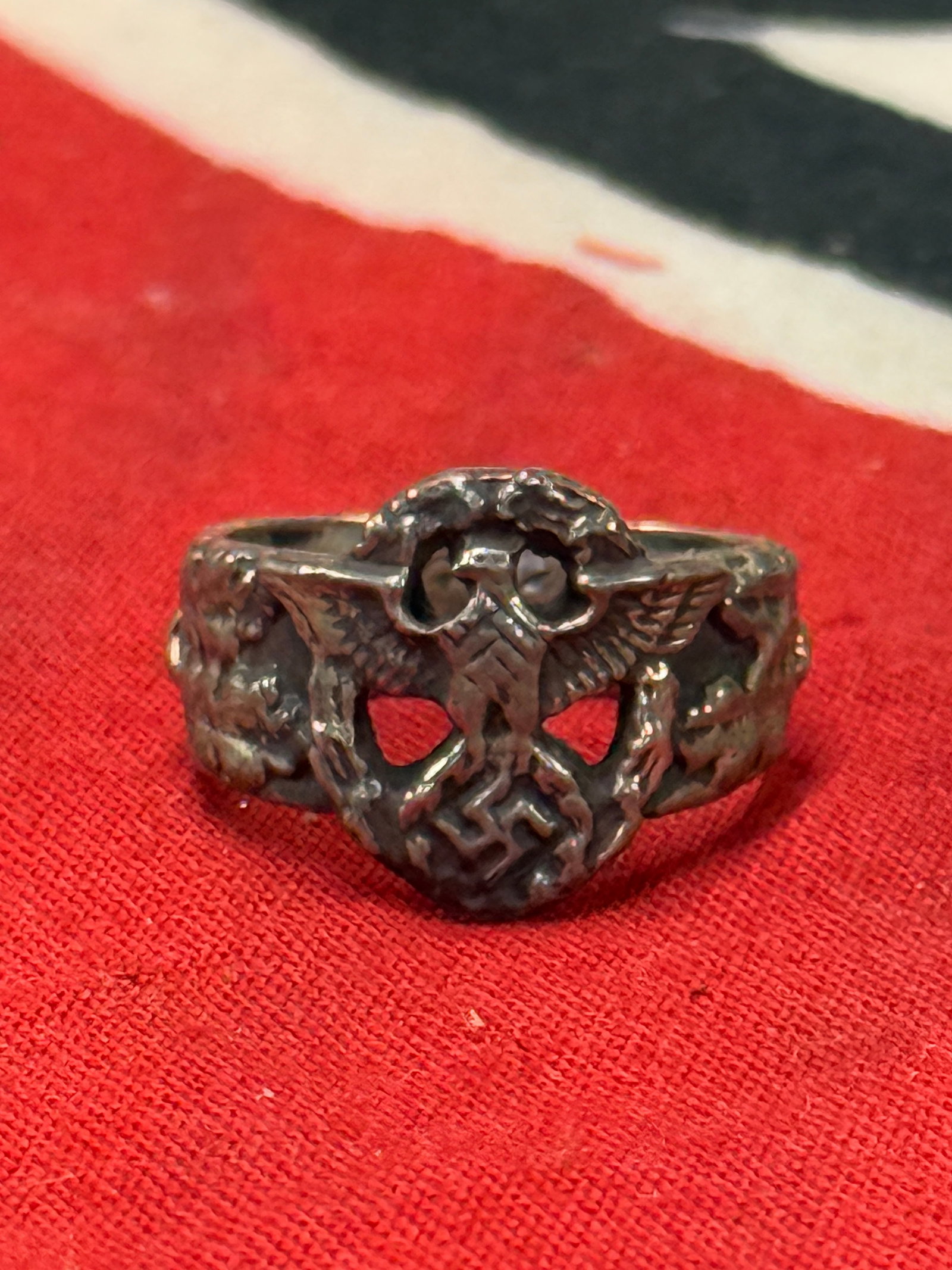 ID'D WITH INSCRPTIONS WW2 GERMAN WAFFEN SS POLICE OFFICER SILVER RING: ID'D WITH INSCRPTIONS WW2 GERMAN WAFFEN SS POLICE OFFICER SILVER RING. AN ULTRA RARE EXAMPLE THAT IS IN MINT OVERALL SHAPE AND CONDITION WITH A BEAUTIFUL OVERALL PATINA. SHOWS GOOD WEAR AND USE. PLEAS