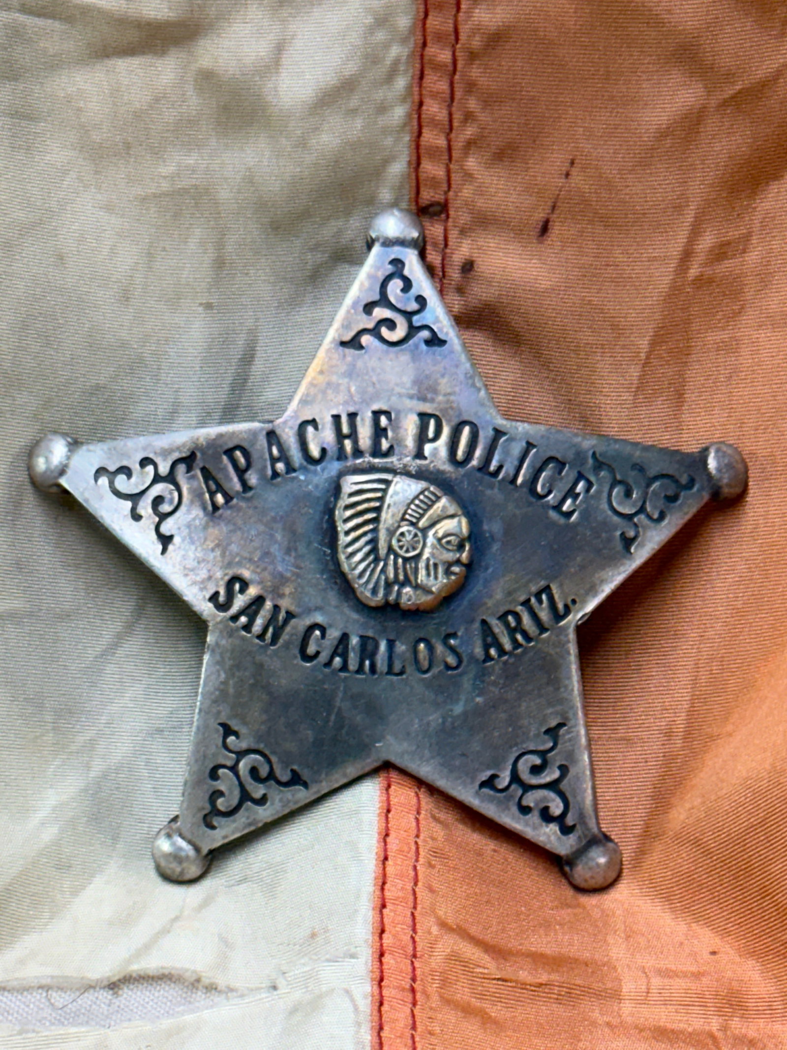 1800'S APACHE POLICE SAN CARLOS ARIZONA BADGE: 1800'S APACHE POLICE SAN CARLOS ARIZONA BADGE. A RARE EXAMPLE THAT IS IN MINT OVERALL SHAPE AND CONDITION. HAS AN EVEN PATINA THROUGHOUT. APPEARS TO BE WELL USED. PLEASE VIEW ALL DETAILED PICTURES. A