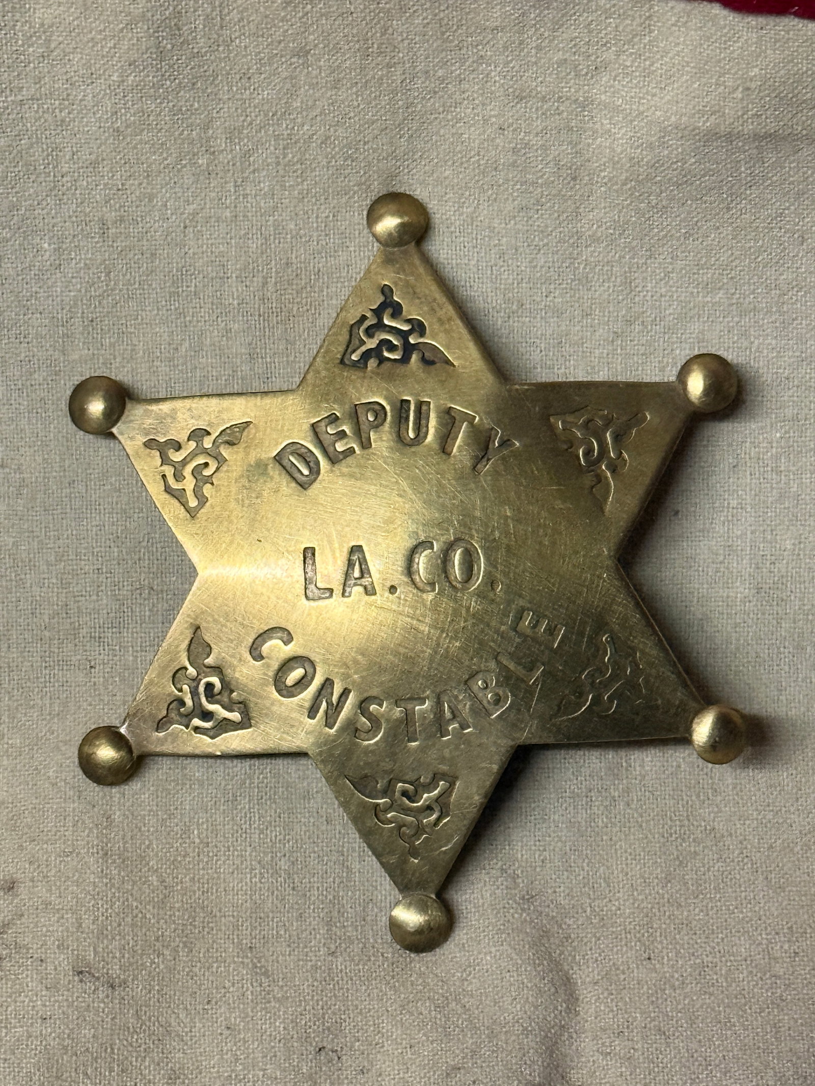 ANTIQUE LOS ANGELES DEPUTY CONSTABLE 1800S BADGE: ANTIQUE LOS ANGELES DEPUTY CONSTABLE 1800S BADGE. AN ULTRA RARE FIND THAT IS IN MINT OVERALL SHAPE AND CONDITION WITH A BEAUTIFUL OVERALL PATINA. SHOWS GOOD WEAR AND USE. PLEASE VIEW ALL DETAILED PICT