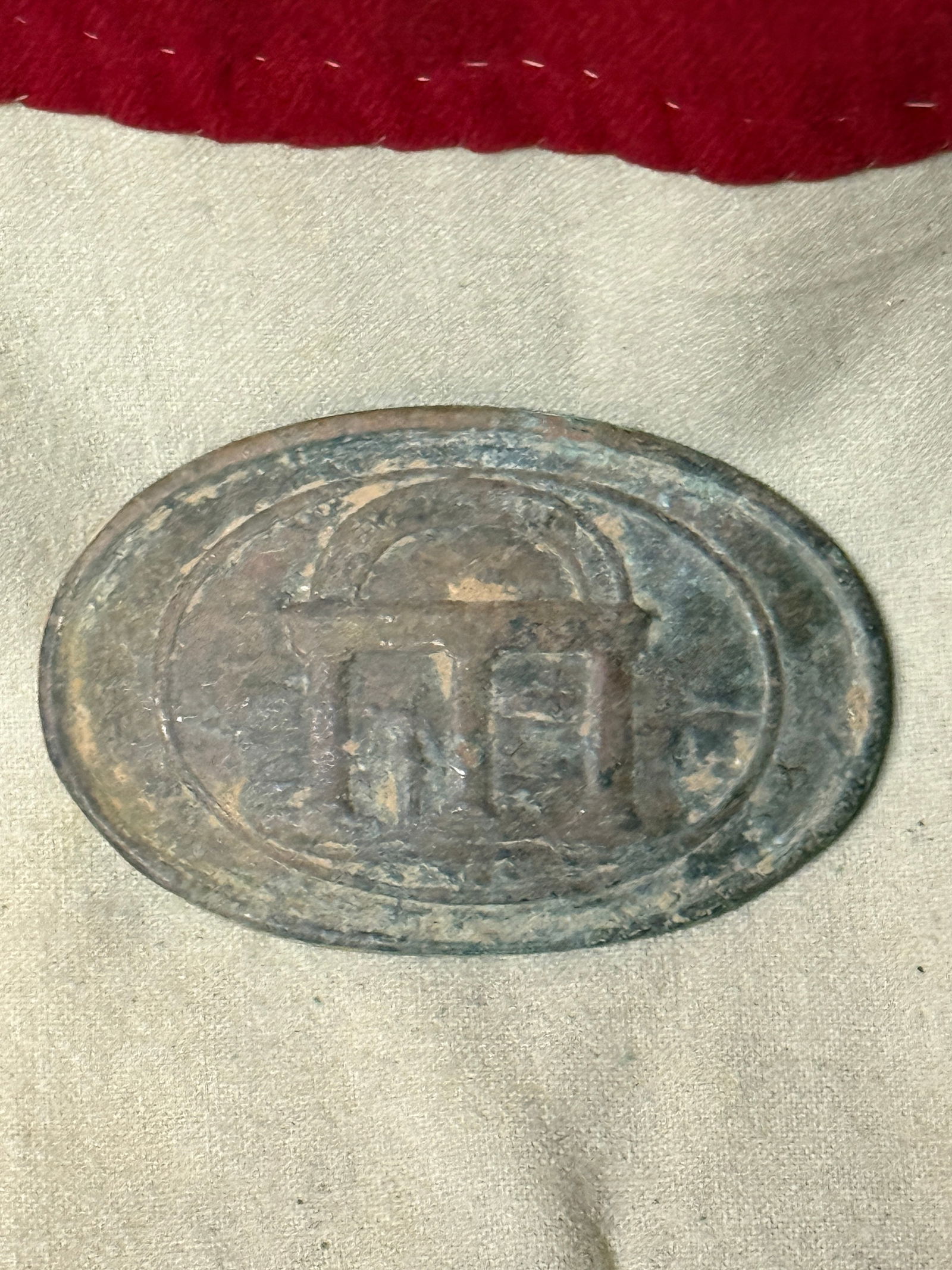 RARE CIVIL WAR CONFEDERATE CSA GEORGIA STATE OVAL BELT PLATE BUCKLE: RARE CIVIL WAR CONFEDERATE CSA GEORGIA STATE OVAL BELT PLATE BUCKLE. A VERY RARE BUCKLE SHOWING GOOD WEAR AND USE WITH A BEAUTIFUL OVERALL PATINA. VERY WELL USED WITH A BEAUTIFUL BROWNISH GREEN PATINA