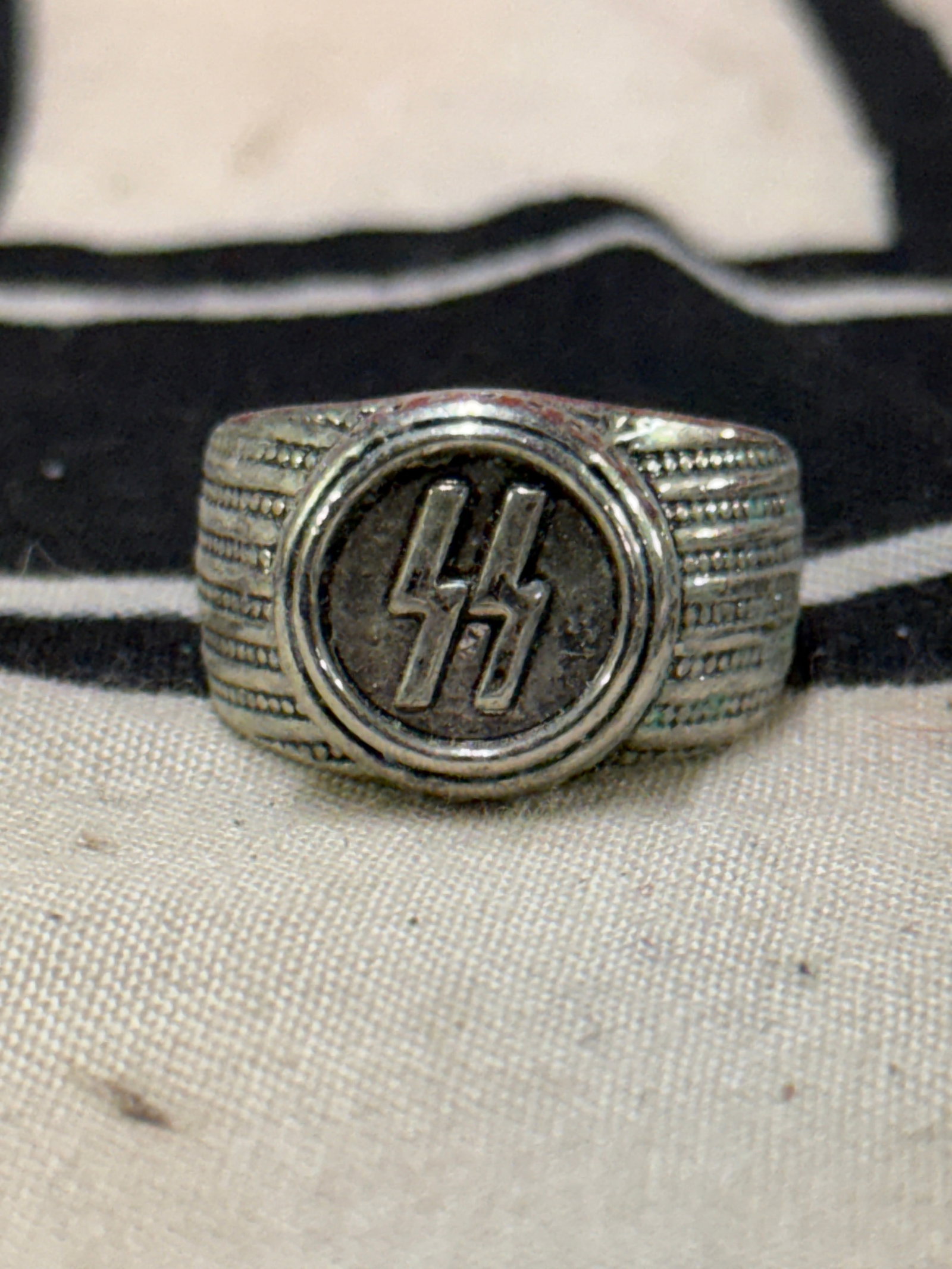 WW2 GERMAN WAFFEN-SS OFFICER SILVER RING: WW2 GERMAN WAFFEN-SS OFFICER SILVER RING. AN ULTRA RARE FIND THAT IS IN MINT OVERALL SHAPE AND CONDITION WITH A BEAUTIUL OVERAL PATINA. SHOWS GOOD WEAR AND USE. PLEASE VIEW ALL DETAILED PICTURES. A SC
