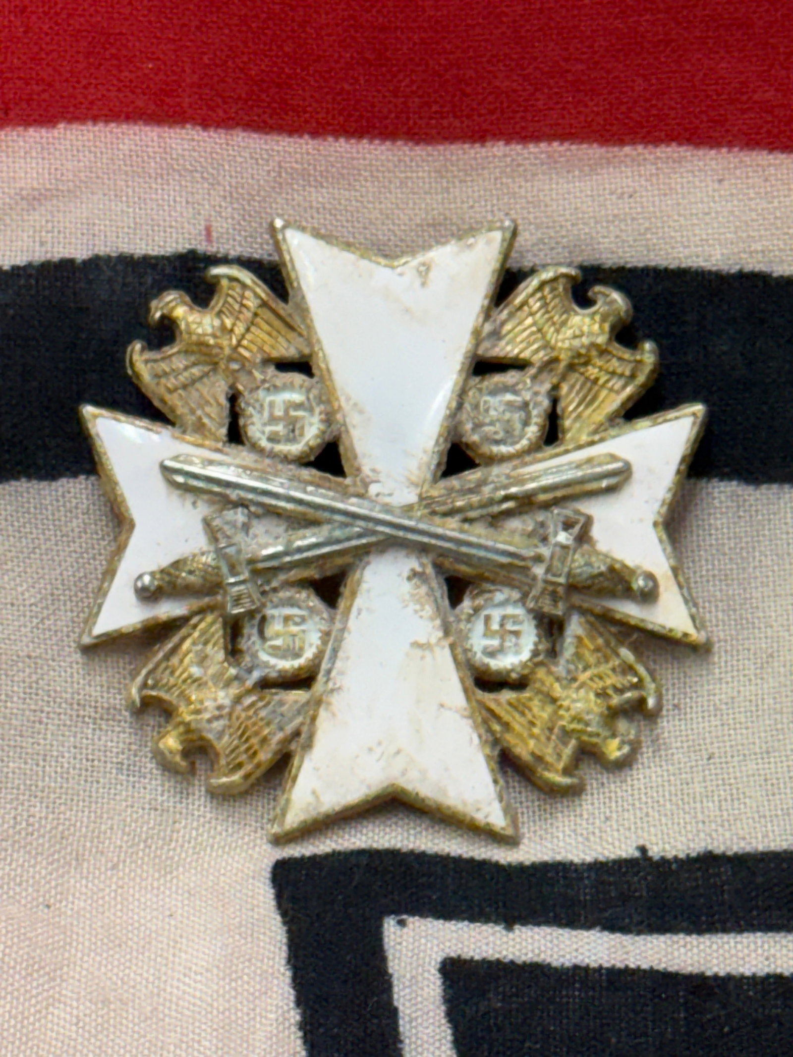 WW2 MERITORIOUS ORDER OF THE GERMAN EAGLE 2ND CLASS WITH SWORDS: WW2 MERITORIOUS ORDER OF THE GERMAN EAGLE 2ND CLASS WITH SWORDS. As a result of Germany’s defeat in WWI and the abdication of Kaiser Wilhelm II in November 1918, Germany enacted a new, liberally dem