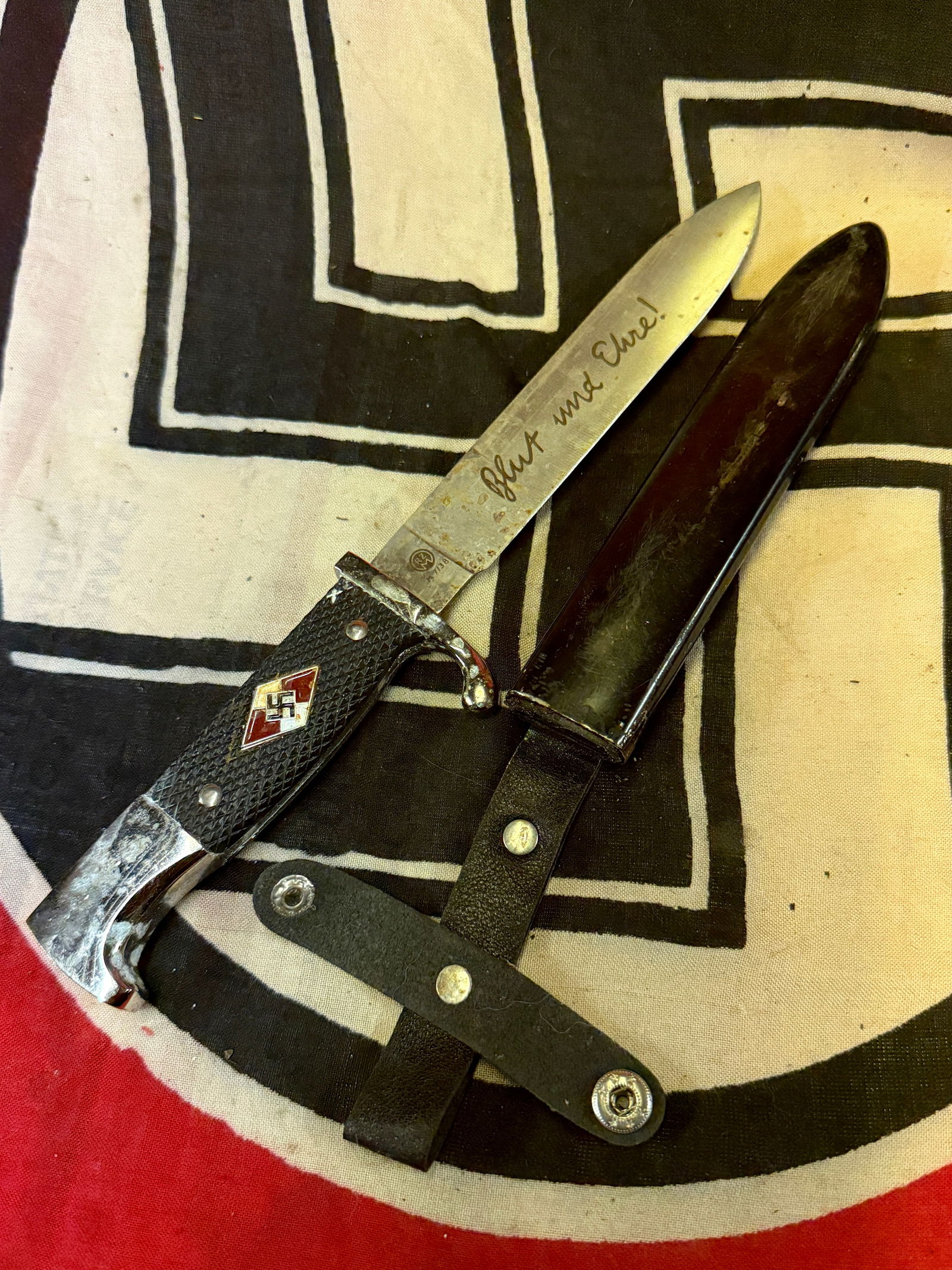 WW2 GERMAN HITLER YOUTH DAGGER BY RZM ENGRAVED BLADE BLUT UND EHRE!: WW2 GERMAN HITLER YOUTH DAGGER BY RZM ENGRAVED BLADE BLUT UND EHRE! A VERY RARE FIND THAT IS IN MINT OVERALL SHAPE AND CONDITION WITH A BEAUTIFUL OVERALL PATINA. COMES WITH THE ORIGINAL SCABBARD. PLEA