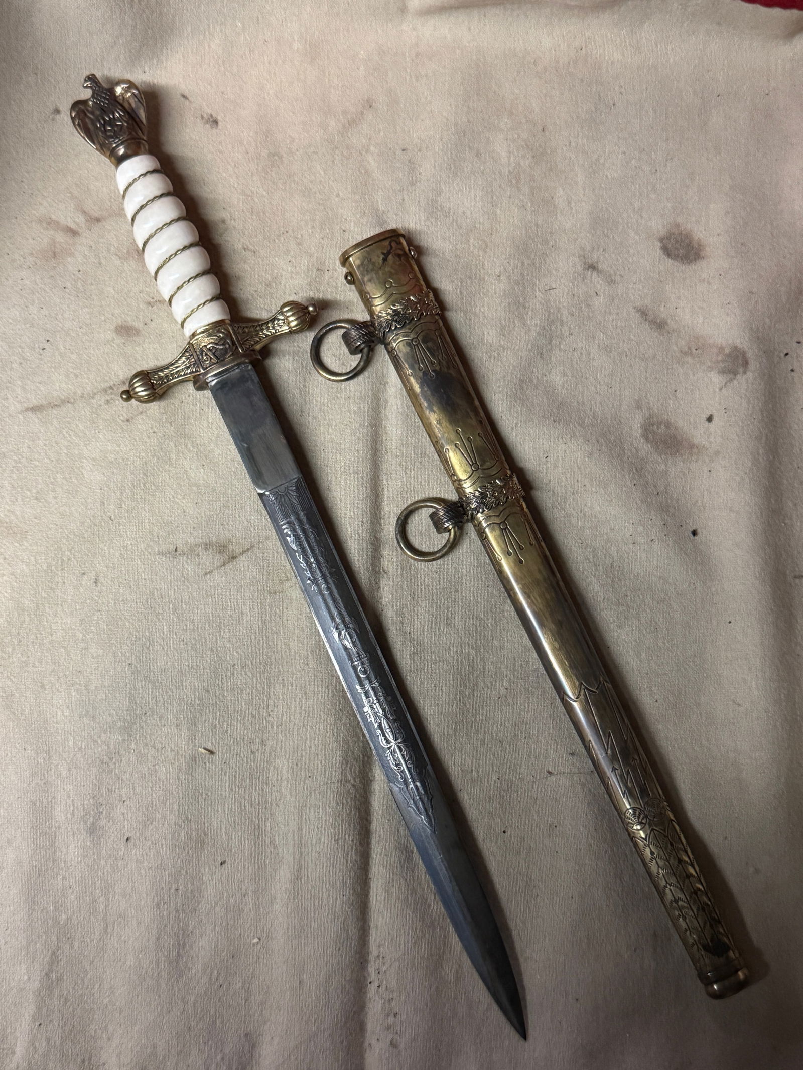 RARE WW2 GERMAN KRIEGSMARINE OFFICER'S DAGGER BY X E. BONSMANN SOLIGEN: RARE WW2 GERMAN KRIEGSMARINE OFFICER'S DAGGER BY X E. BONSMANN SOLIGEN. AN ULTRA RARE FIND THAT IS IN MINT OVERALL SHAPE AND CONDITION WITH A BEAUTIFUL OVERALL PATINA. PLEASE VIEW ALL DETAILED PICTURE