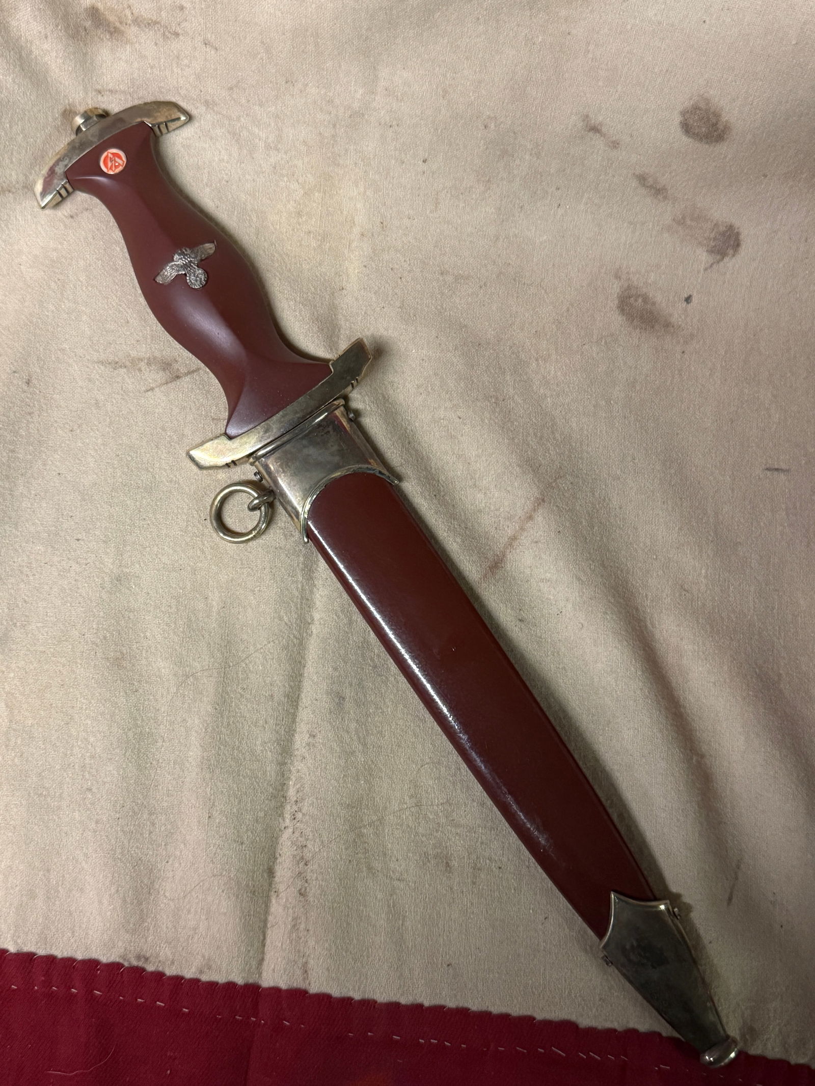 WW2 GERMAN SA DAGGER BY BOKER SOLINGEN "ULLES FUR DEUTSCHLAND": WW2 GERMAN SA DAGGER BY BOKER SOLINGEN "ULLES FUR DEUTSCHLAND". COMES WITH THE ORIGINAL SCABBARD. SHOWS GOOD WEAR AND USE WITH A BEAUTIFUL OVERALL PATINA. BEAUTIFUL ENGRAVED BLADE. PLEASE VIEW ALL DET