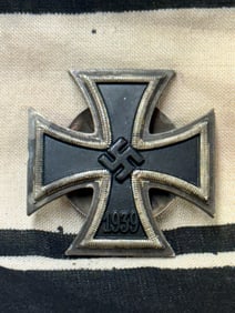 RARE WW2 GERMAN IRON CROSS 1ST CLASS WITH SCREW BACK CONSTRUCTION