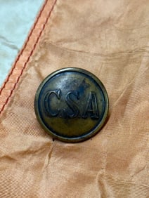 RARE CIVIL WAR CONFEDERATE CSA COAT BUTTON BY WATERBURY BUTTON CO.