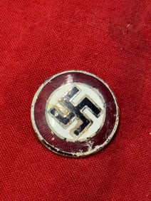 Early Type WW2 German NSDAP sympathized person badge by RZM M1/129