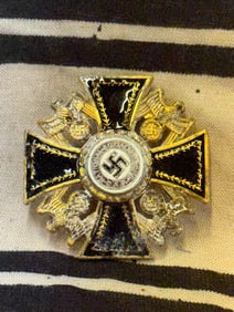 WWII THIRD REICH HIGHEST DECORATION GERMAN ORDER BADGE
