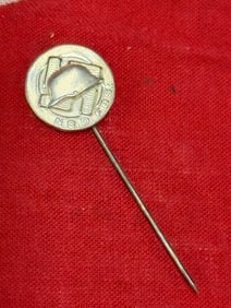 WW2 GERMAN OFFICER TUNIC STICKPIN