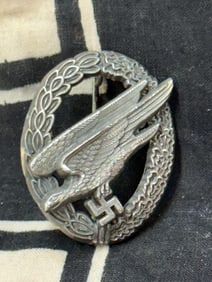 WW2 GERMAN PARATROOPER LUFTWAFFE BADGE BY B&N