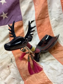 1800'S NATIVE AMERICAN INDIAN ELK EFFIGY CARVED AND HAND-BEADED HORN SPOON