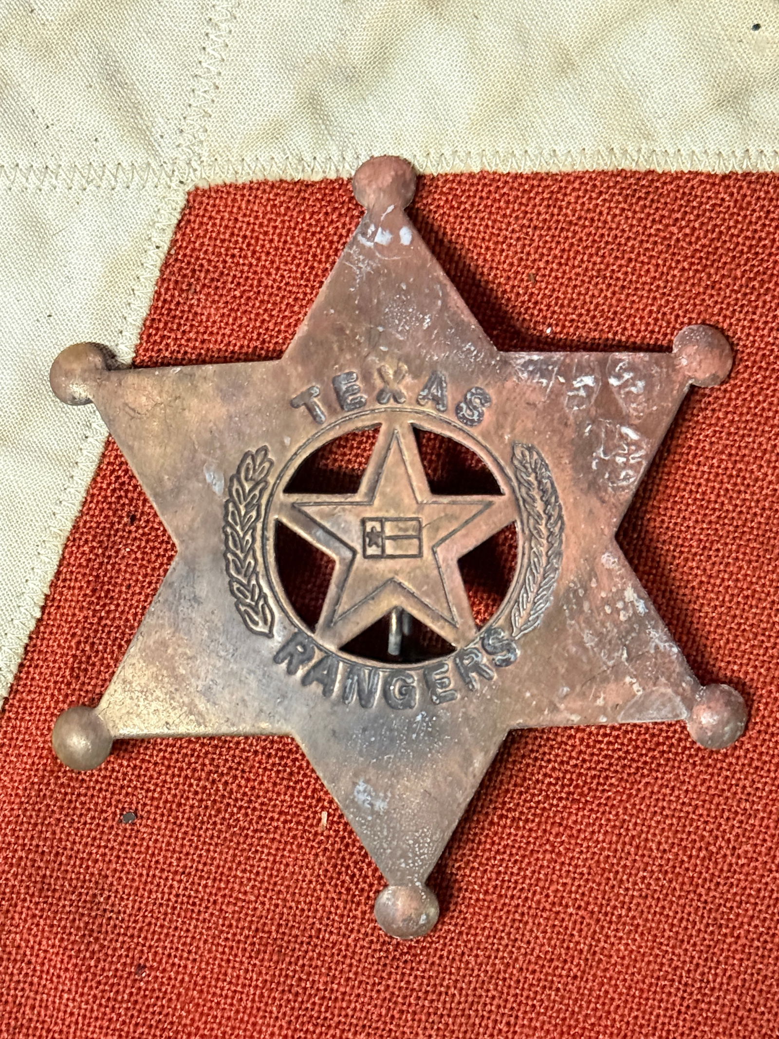 ANTIQUE 1800'S TEXAS RANGERS POLICE BADGE: ANTIQUE 1800'S TEXAS RANGERS POLICE BADGE. A RARE EXAMPLE THAT IS IN MINT OVERALL SHAPE AND CONDITION WITH A BEAUTIFUL OVERALL PATINA. SHOWS GOOD WEAR AND USE. PLEASE VIEW ALL DETAILED PICTURES. A SCA