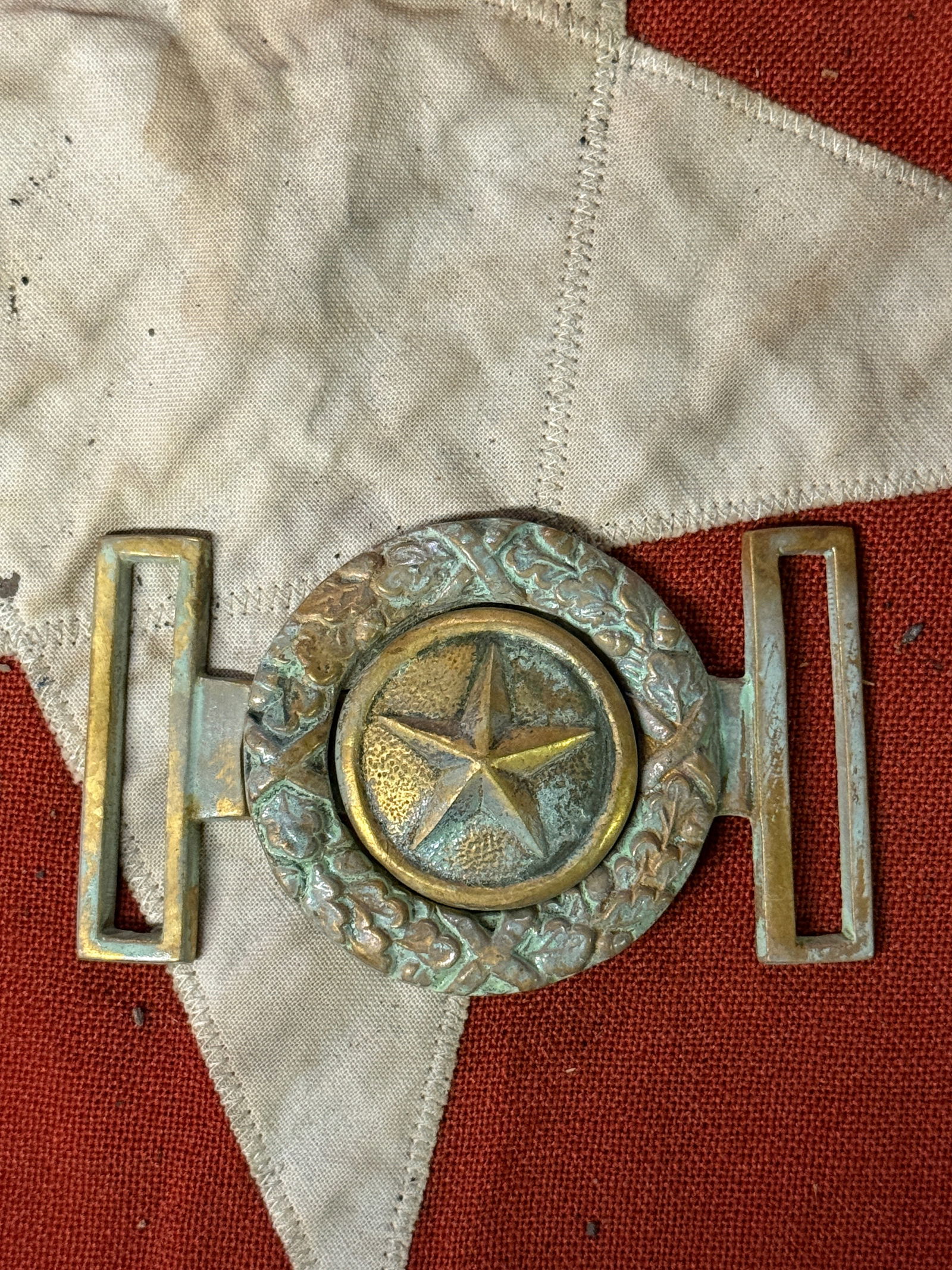 RARE CIVIL WAR CONFEDERATE CSA TEXAS 2-PIECE BELT PLATE BUCKLE: RARE CIVIL WAR CONFEDERATE CSA TEXAS 2-PIECE BELT PLATE BUCKLE. A RARE EXAMPLE THAT IS IN MINT OVERALL SHAPE AND CONDITION WITH A BEAUTIFUL OVERALL PATINA. SHOWS GOOD WEAR AND USE. PLEASE VIEW ALL DET