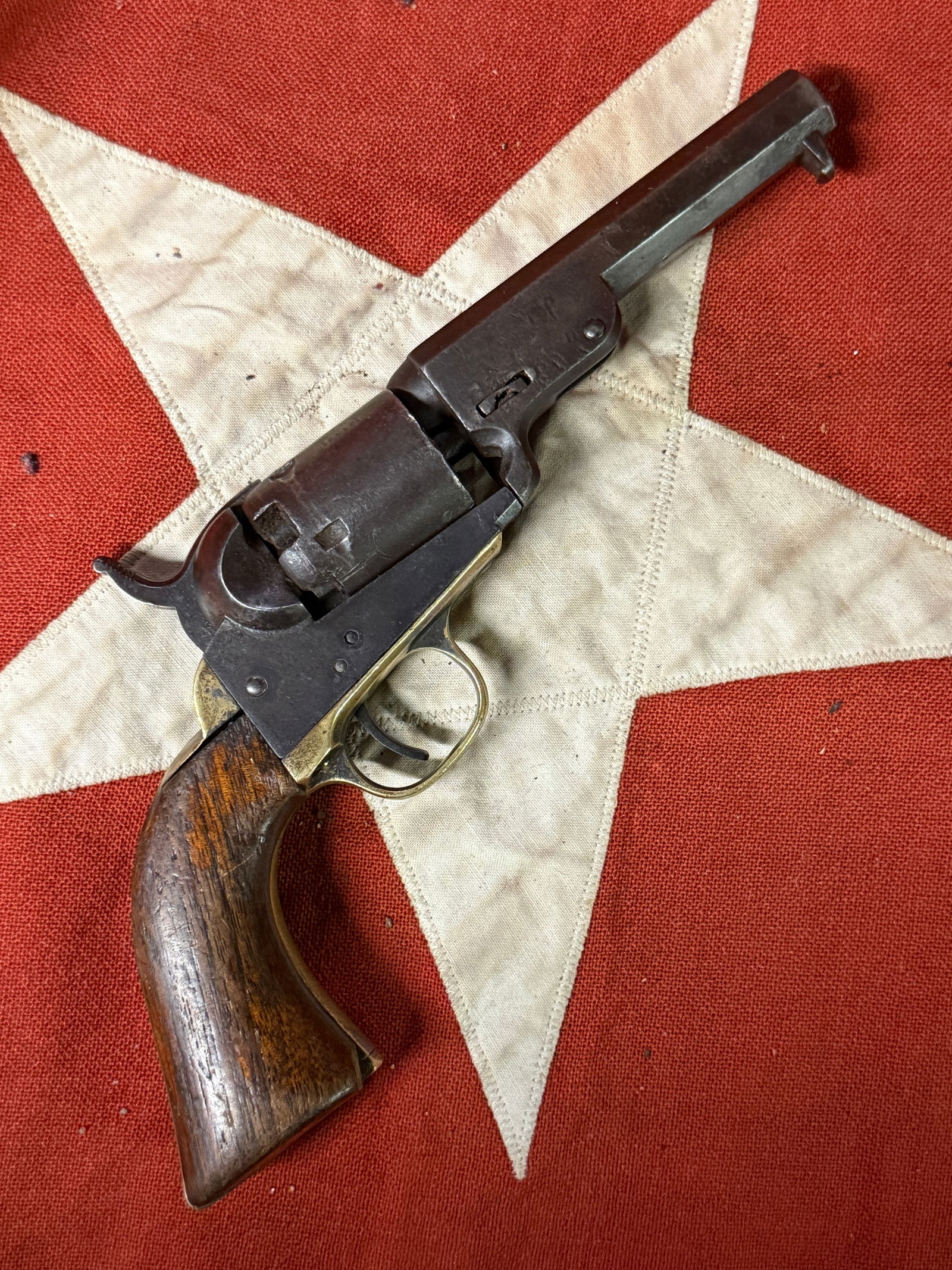 CIVIL WAR 1849 WELLS FARGO #224 COLT POCKET REVOLVER PISTOL: CIVIL WAR 1849 WELLS FARGO #224 COLT POCKET REVOLVER PISTOL. AN ULTRA RARE FIND. ALL MATCHING SERIAL NUMBERS. GUN IS ALL ORIGINAL WITH NO MISSING PIECES. THE SERIAL NUMBER ON THIS BEAUTIFUL COLT POCKE