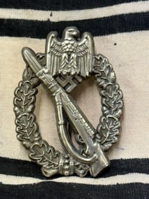 EARLY WW2 GERMAN INFANTRY ASSAULT BADGE IN SILVER