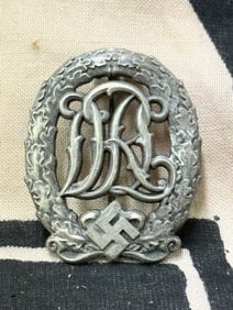 WW2 GERMAN DRL SPORTS BADGE IN SILVER BY WERNSTEIN JENA D.R.G.M. 35269