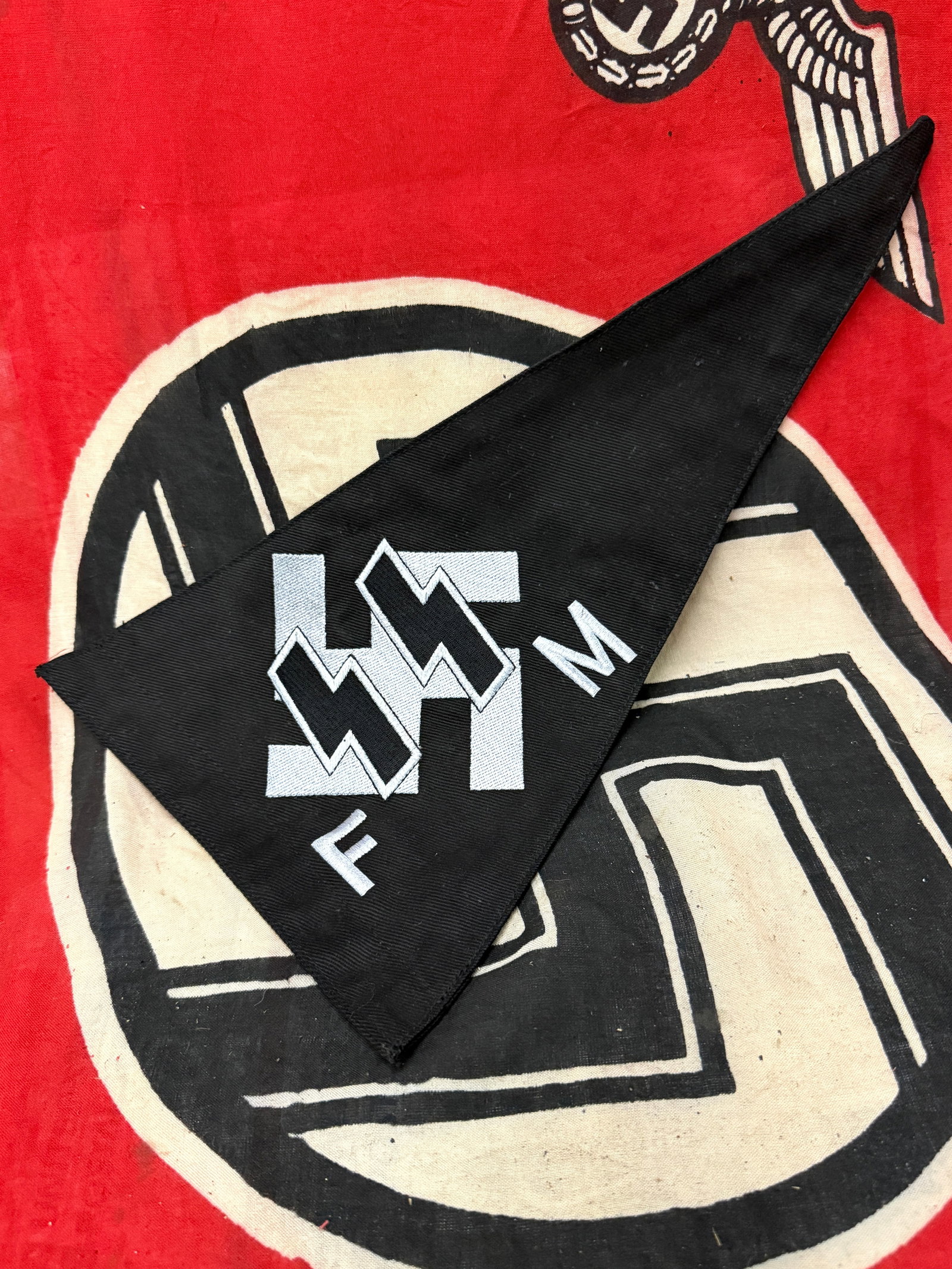 RARE WW2 GERMAN DOUBLE SIDED WAFFEN SS FM PENNANT: RARE WW2 GERMAN DOUBLE SIDED WAFFEN SS FM PENNANT. A VERY RARE EXAMPLE THAT IS IN MINT OVERALL SHAPE AND CONDITION. A VERY RARE DOUBLE SIDED PENNANT THAT SHOWS GOOD WEAR AND USE WITH A BEAUTIFUL OVERA