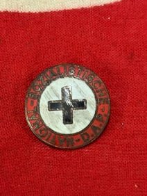 RARE WW2 GERMAN RED CROSS ENAMELED PIN BADGE BY RZM M1/129