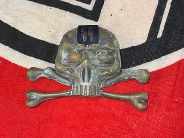 WW2 GERMAN LARGE SKULL WITH CROSS BONES SS HAT BADGE