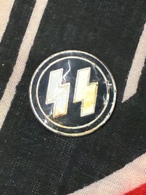 WW2 GERMAN WAFFEN SS MEMBERSHIP ENAMELED BADGE