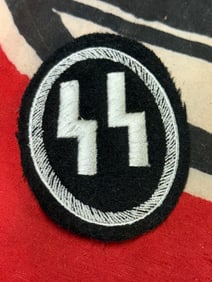 Uniform badge of the SS-Helferinnen (women in the SS) With RZM Paper Tag