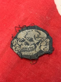 SCARCE WW2 GERMAN TOTENKOPF SS SKULL CLOTH BADGE