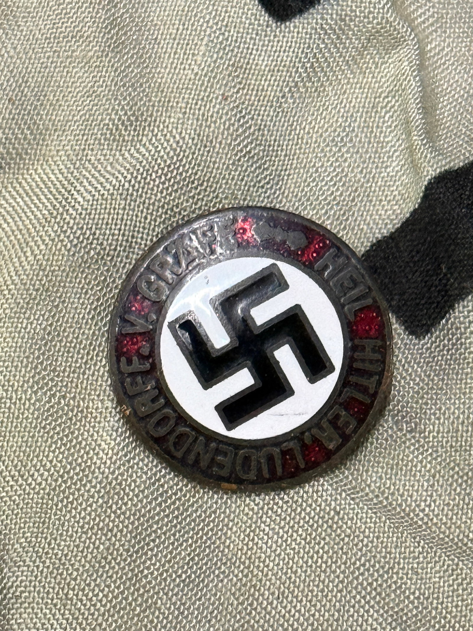 WW2 GERMAN HEIL HITLER LUDENDORFF.V.GRAZFF LAPEL ENAMELED PIN BADGE BY RZM M1/4 GES. GESCH.: WW2 GERMAN HEIL HITLER LUDENDORFF.V.GRAZFF LAPEL ENAMELED PIN BADGE BY RZM M1/4 GES. GESCH. A VERY RARE EXAMPLE THAT IS IN MINT OVERALL SHAPE AND CONDITION WITH A BEAUTIFUL OVERALL PATINA. SHOWS GOOD 