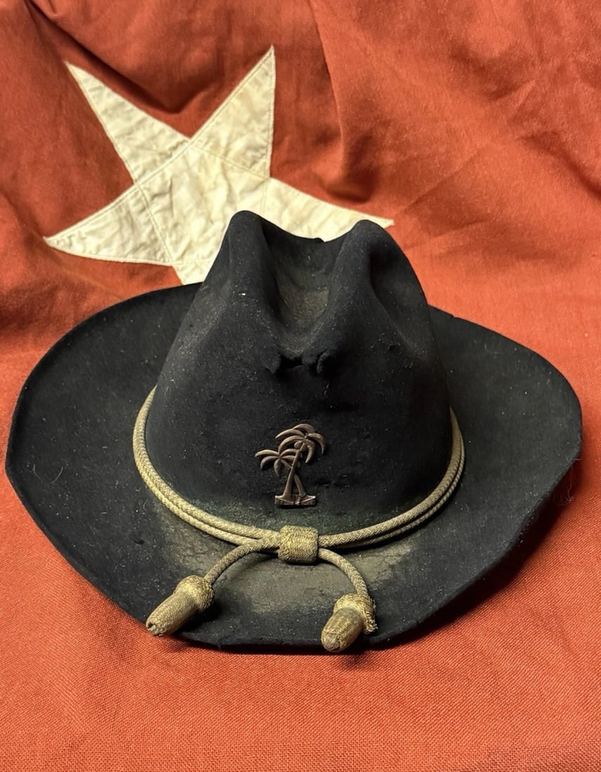 RARE CIVIL WAR CONFEDERATE CSA FLORIDA OFFICER SLOUCH HAT CAP KEPI: RARE CIVIL WAR CONFEDERATE CSA FLORIDA OFFICER SLOUCH HAT CAP KEPI. AN ULTRA RARE FIND THAT IS IN MINT OVERALL SHAPE AND CONDITION WITH A BEAUTIFUL OVERALL PATINA. HAS A GREAT LOOK TO IT WITH AN EXCEL