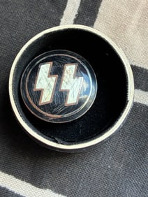 WW2 GERMAN WAFFEN SS MEMBERSHIP LAPEL ENAMELED PIN BADGE BY RZM M1/4 GES. GESCH. WITH BOX