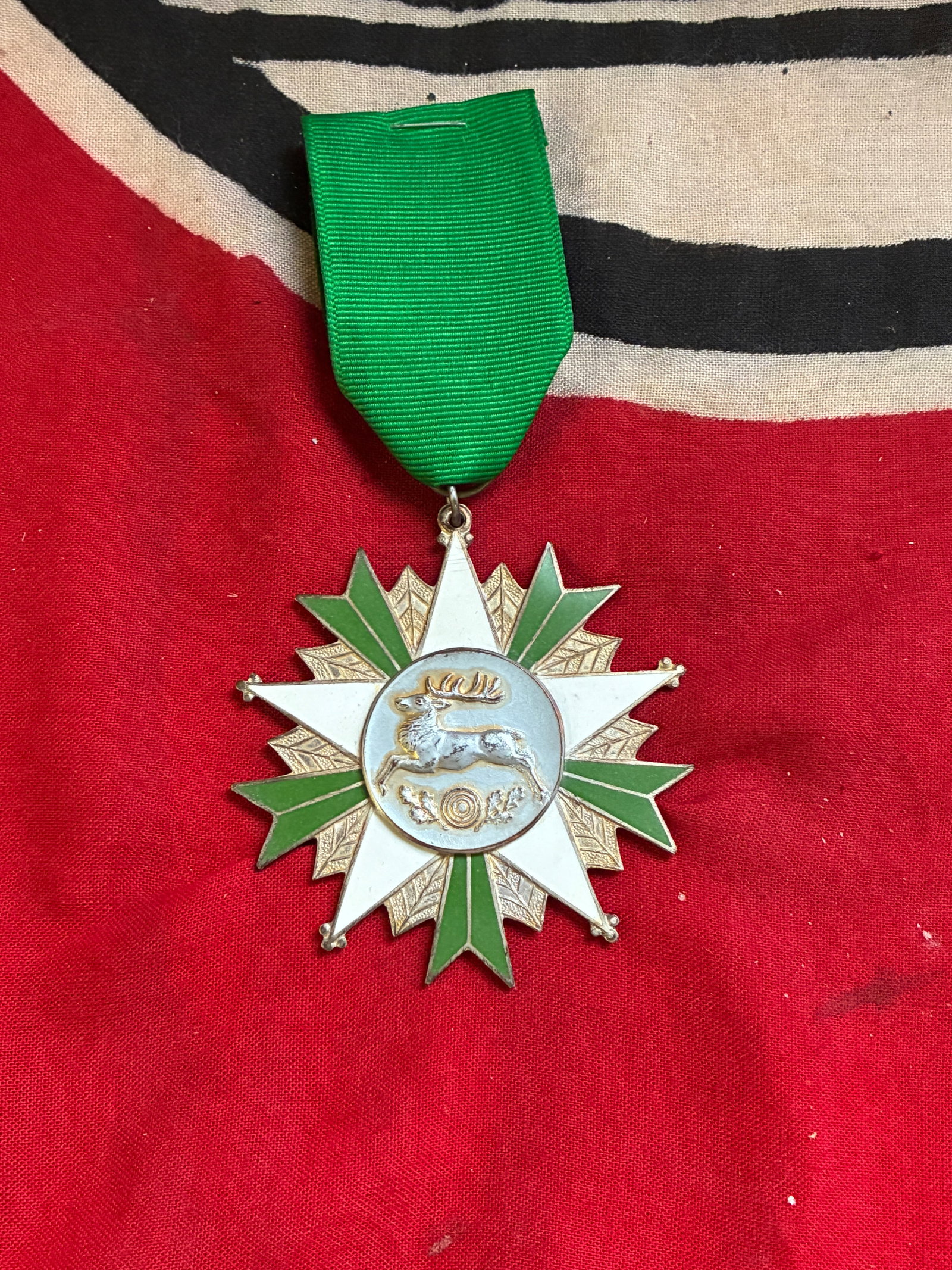 WW1 GERMAN PRUSSIAN HUNTING ASSOCIATION MEDAL WITH RIBBON: WW1 GERMAN PRUSSIAN HUNTING ASSOCIATION MEDAL WITH RIBBON