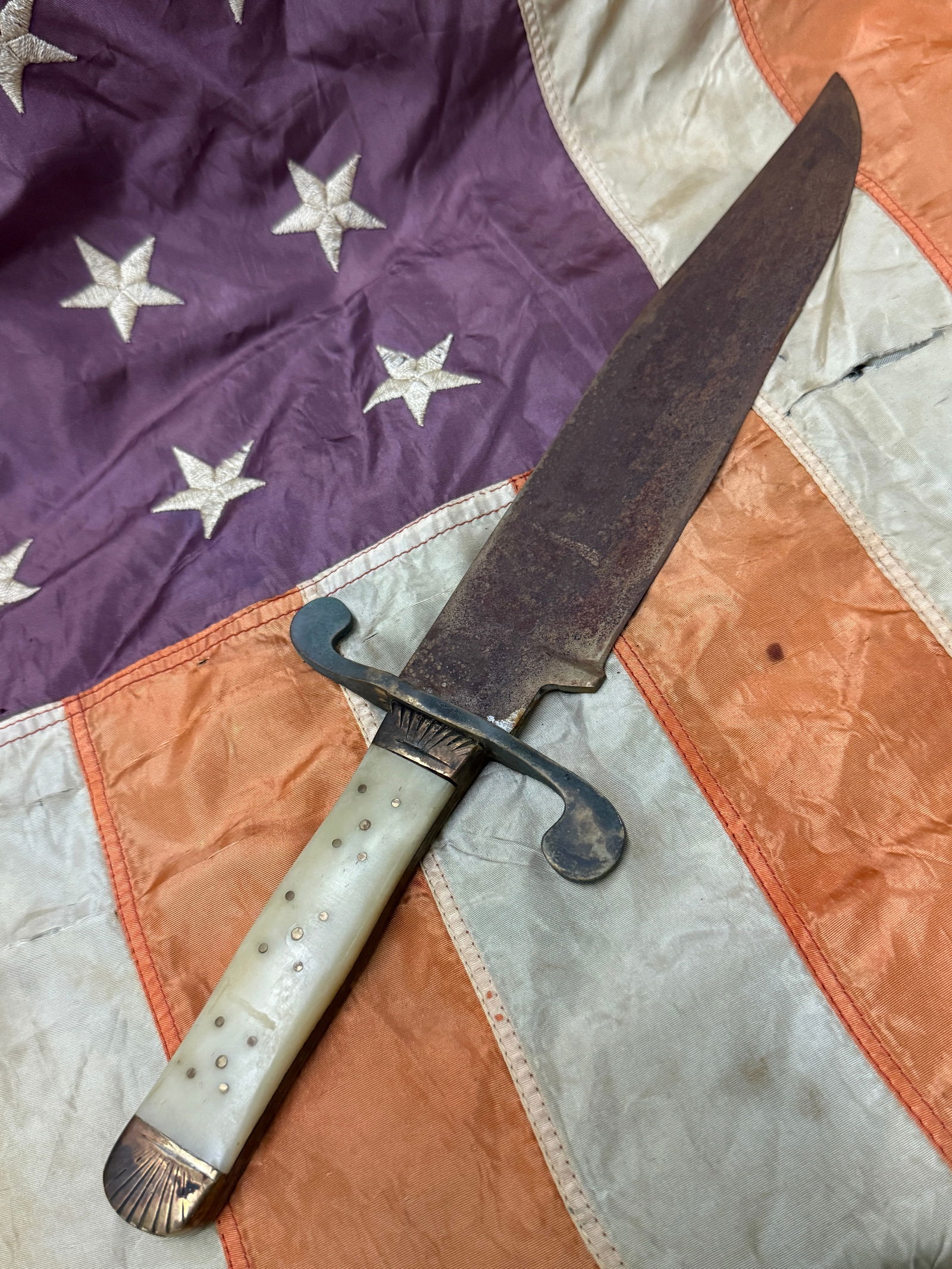 SCARCE CIVIL WAR BONE HANDLE CONFEDERATE CSA BOWIE KNIFE: SCARCE CIVIL WAR BONE HANDLE CONFEDERATE CSA BOWIE KNIFE. AN ULTRA RARE FIND THAT IS IN MINT OVERALL SHAPE AND CONDITION WITH A BEAUTIFUL OVERALL PATINA. APPEARS TO BE WELL USED IN BATTLE WORN SHAPE A