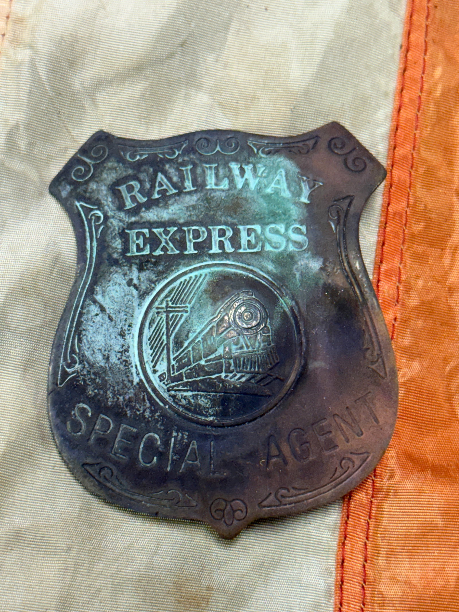 ANTIQUE 1800'S RAILWAY EXPRESS SPECIAL AGENT BADGE: ANTIQUE 1800'S RAILWAY EXPRESS SPECIAL AGENT BADGE. A RARE EXAMPLE THAT IS IN MINT OVERALL SHAPE AND CONDITION WITH A BEAUTIFUL OVERALL PATINA. HAS A GREAT LOOK TO IT WITH A N EXCELLENT OVERALL EYE AP